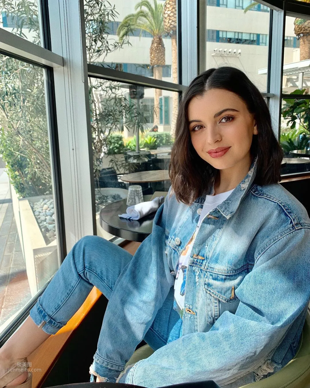 Rebecca Black- 混血女歌手負評百變美女 8