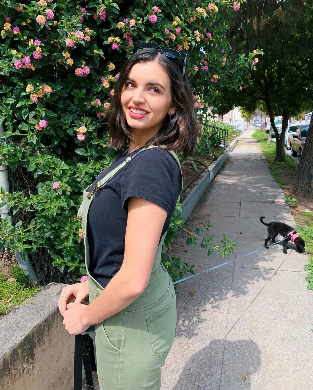 Rebecca Black- 混血女歌手負評百變美女 9