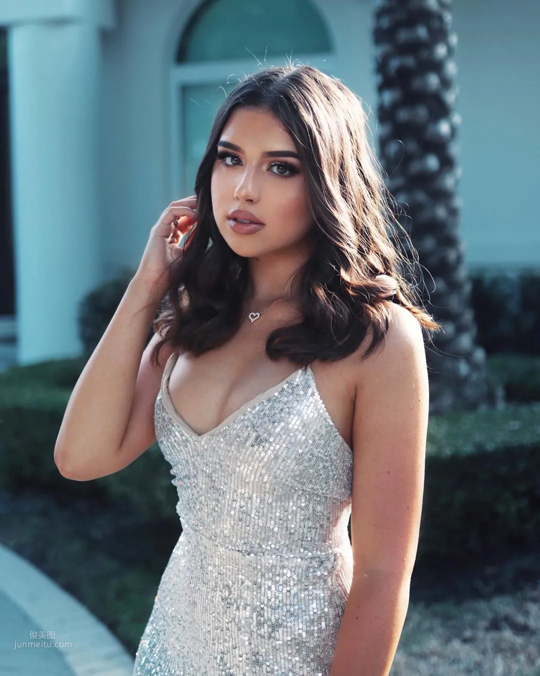 Amanda Diaz - Cuban Beauty Teaches You How to Do Makeup photo 24