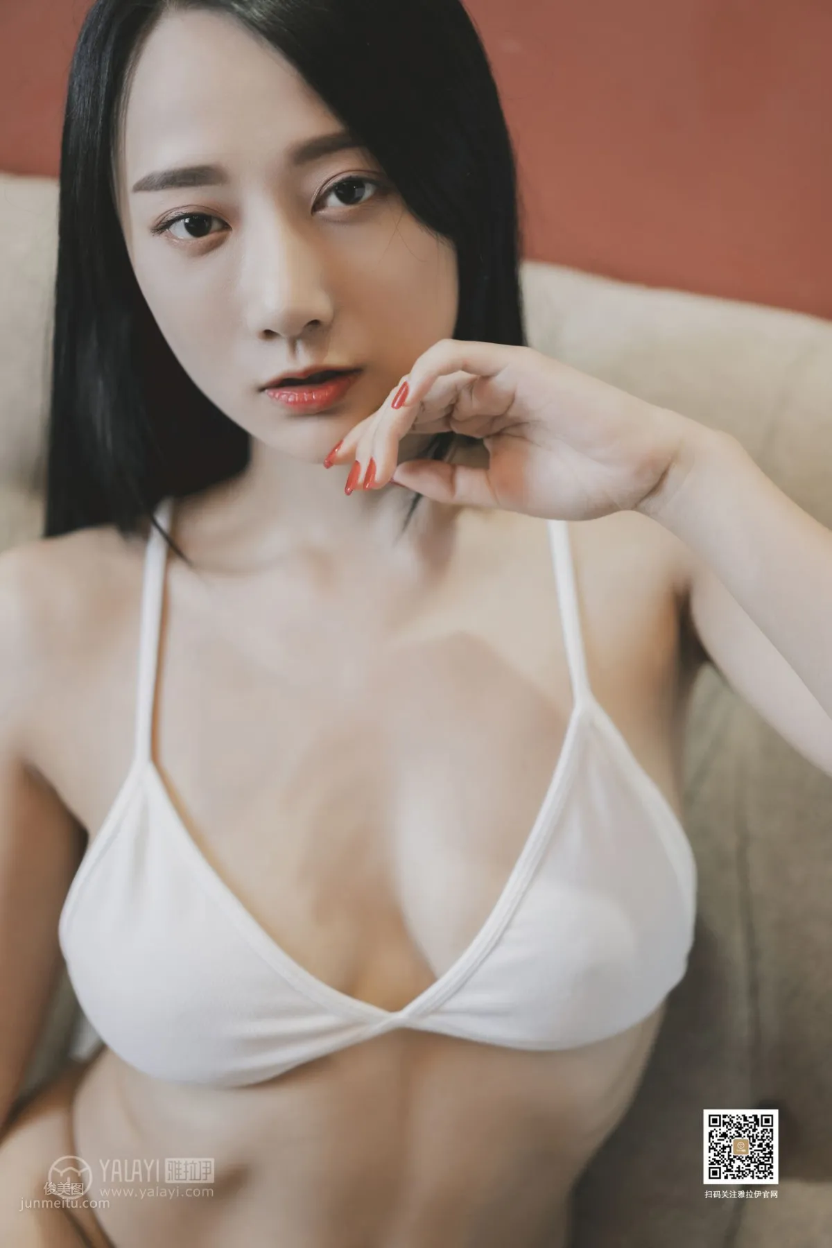 [YALAYI雅拉伊] 2019.08.08 Vol.363 女白領的私房照 何嘉穎 16