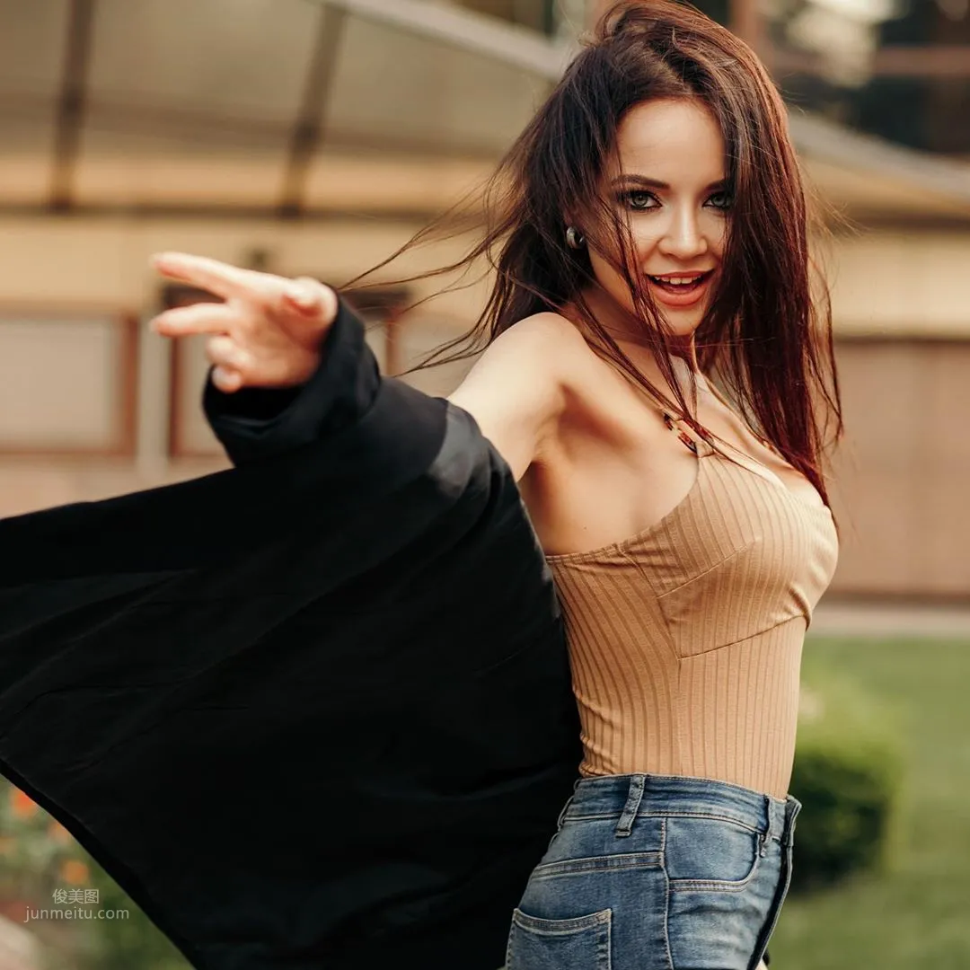 Angelina Petrova- 新貨到！網拍老闆娘「親自下場」 17