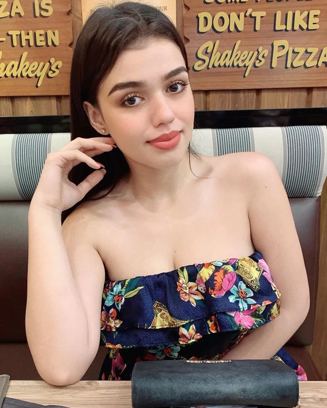 Karina Johnson - Big Eyebrows and Big Eyes, Mixed-Race Bombshell photo 27