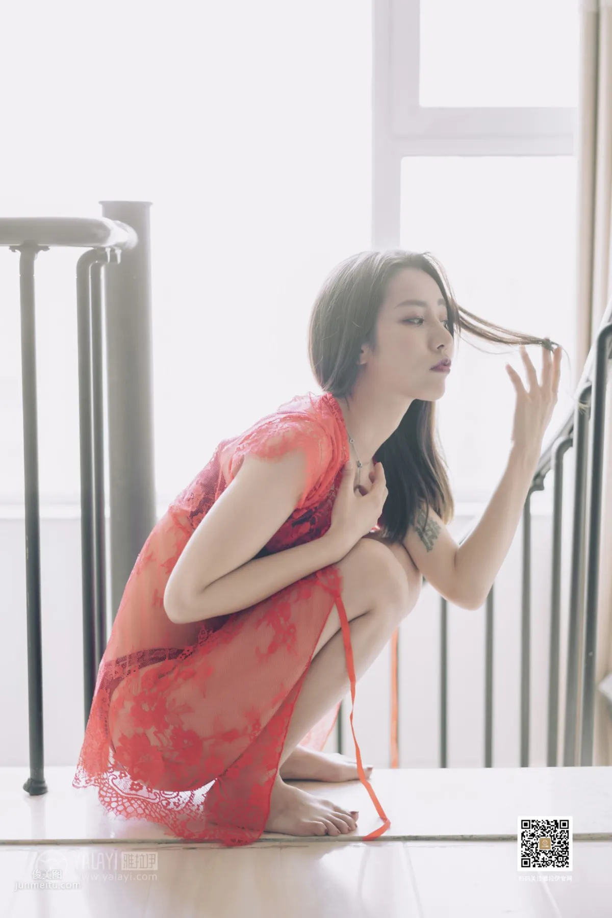[YALAYI雅拉伊] 2019.08.27 No.381 紅與黑 芊芊 36