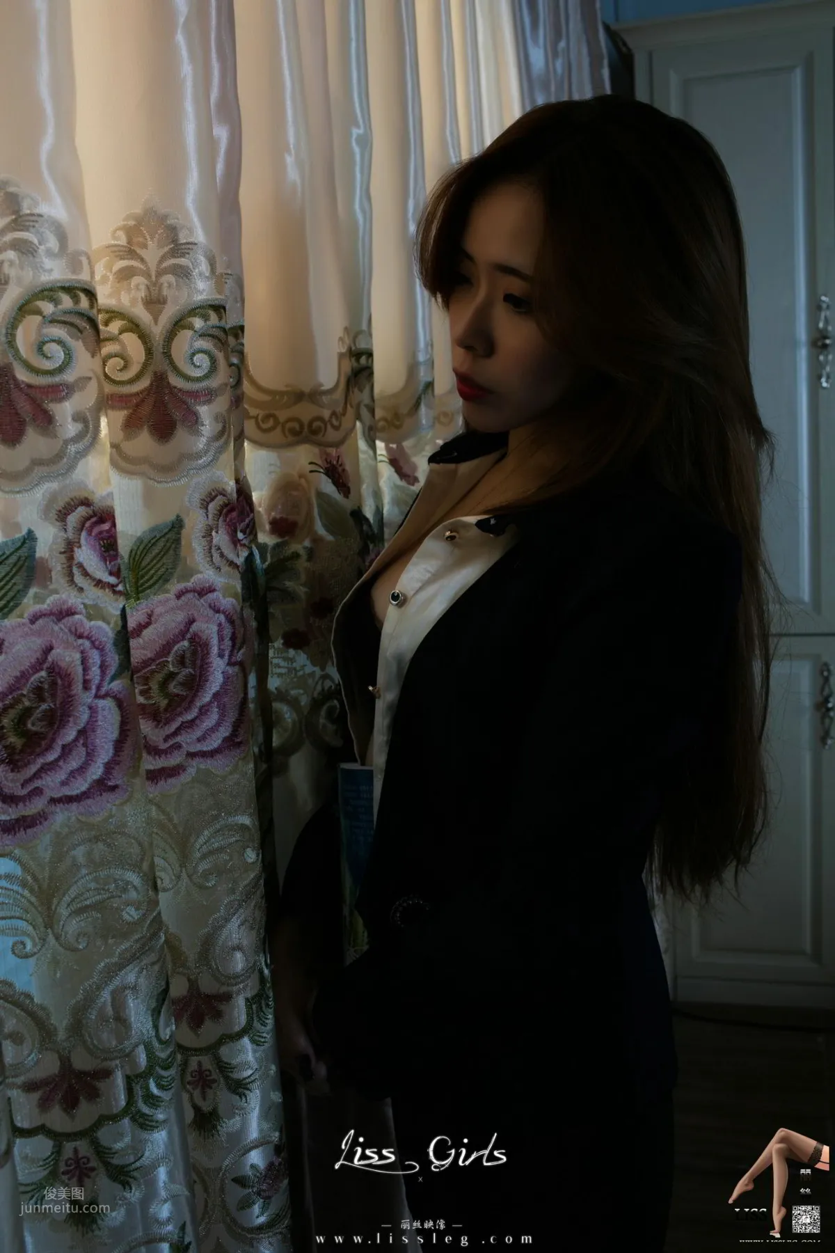 Please Don't Fall in Love with Me in the Office Season 2 photo 34