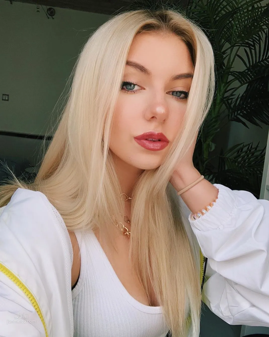 Brooke Barry - American TikTok Internet Celebrity Goddess photo 12