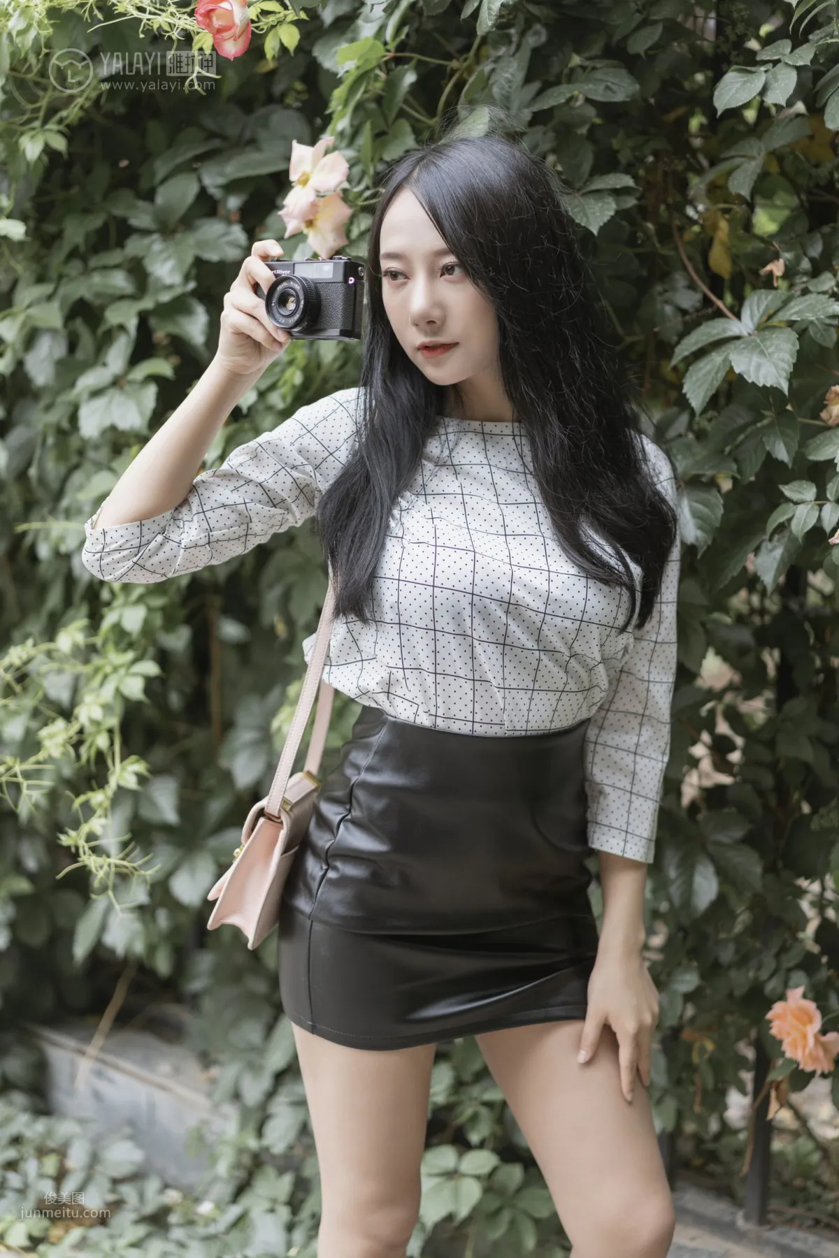 [YALAYI] 2019.06.28 Vol.322 Female White-Collar Private Life 1 He Jiaying photo 34