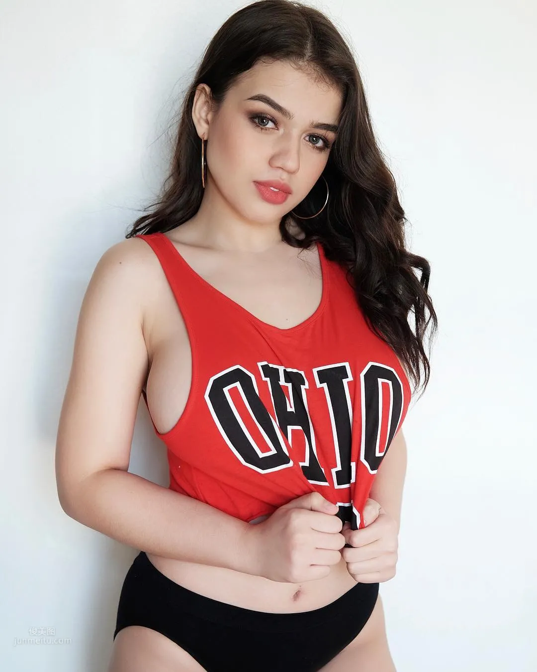 Karina Johnson - Big Eyebrows and Big Eyes, Mixed-Race Bombshell photo 5