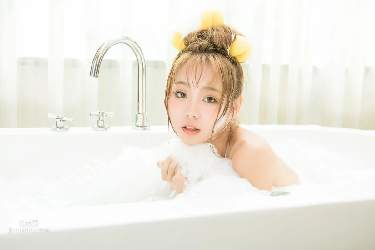 [YALAYI雅拉伊] 2018.09.26 No.352 萝莉少女 泡泡浴_1