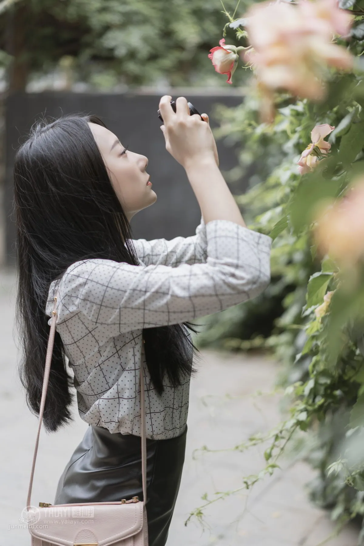 [YALAYI] 2019.06.28 Vol.322 Female White-Collar Private Life 1 He Jiaying photo 37