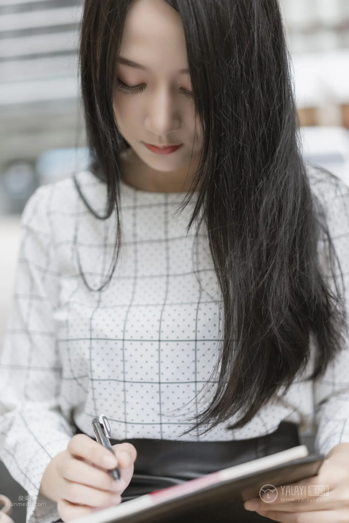 [YALAYI] 2019.06.28 Vol.322 Female White-Collar Private Life 1 He Jiaying photo 16