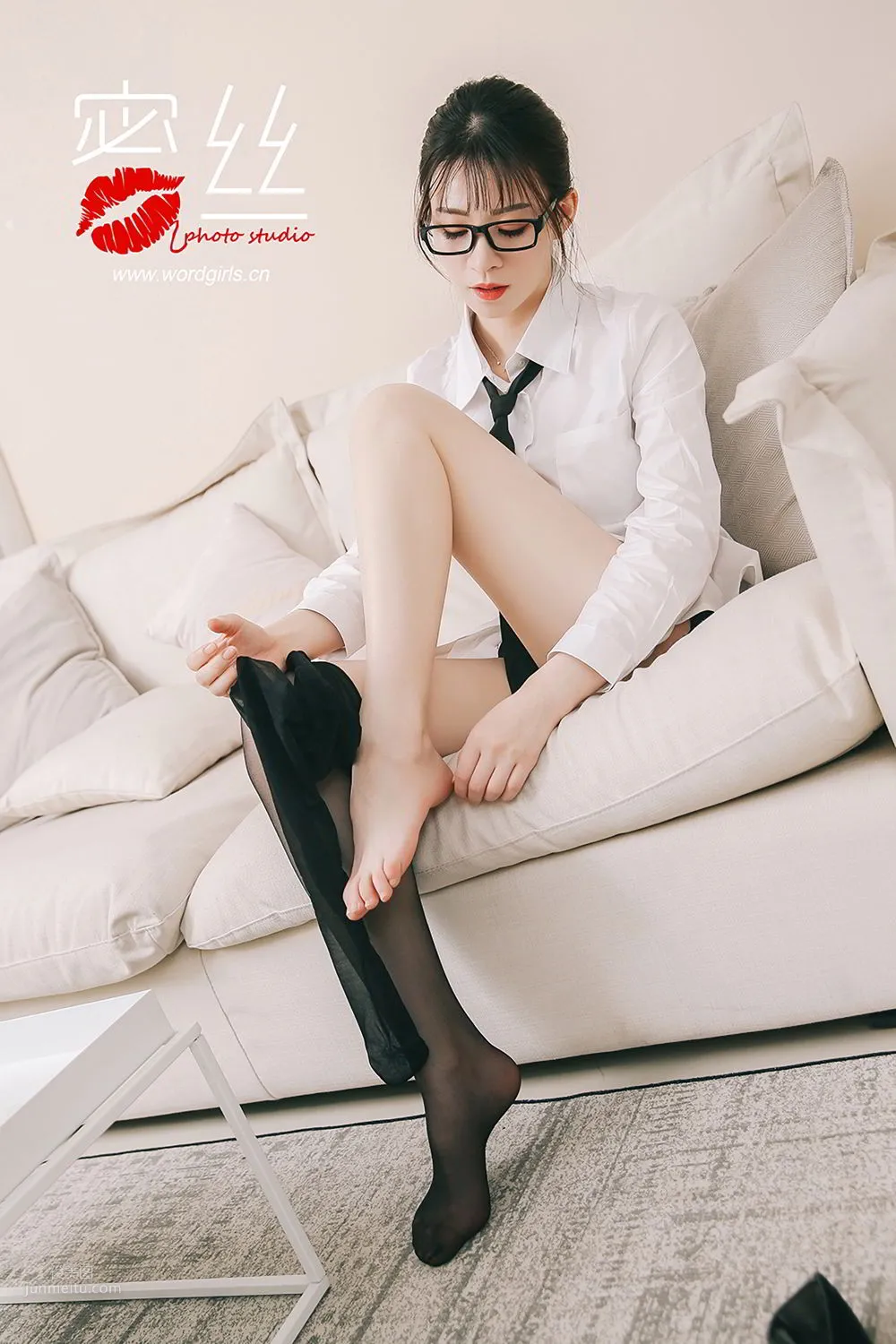 [TouTiao Goddess] Miss Series 001 Agency Girl's Black Stockings Strike photo 16