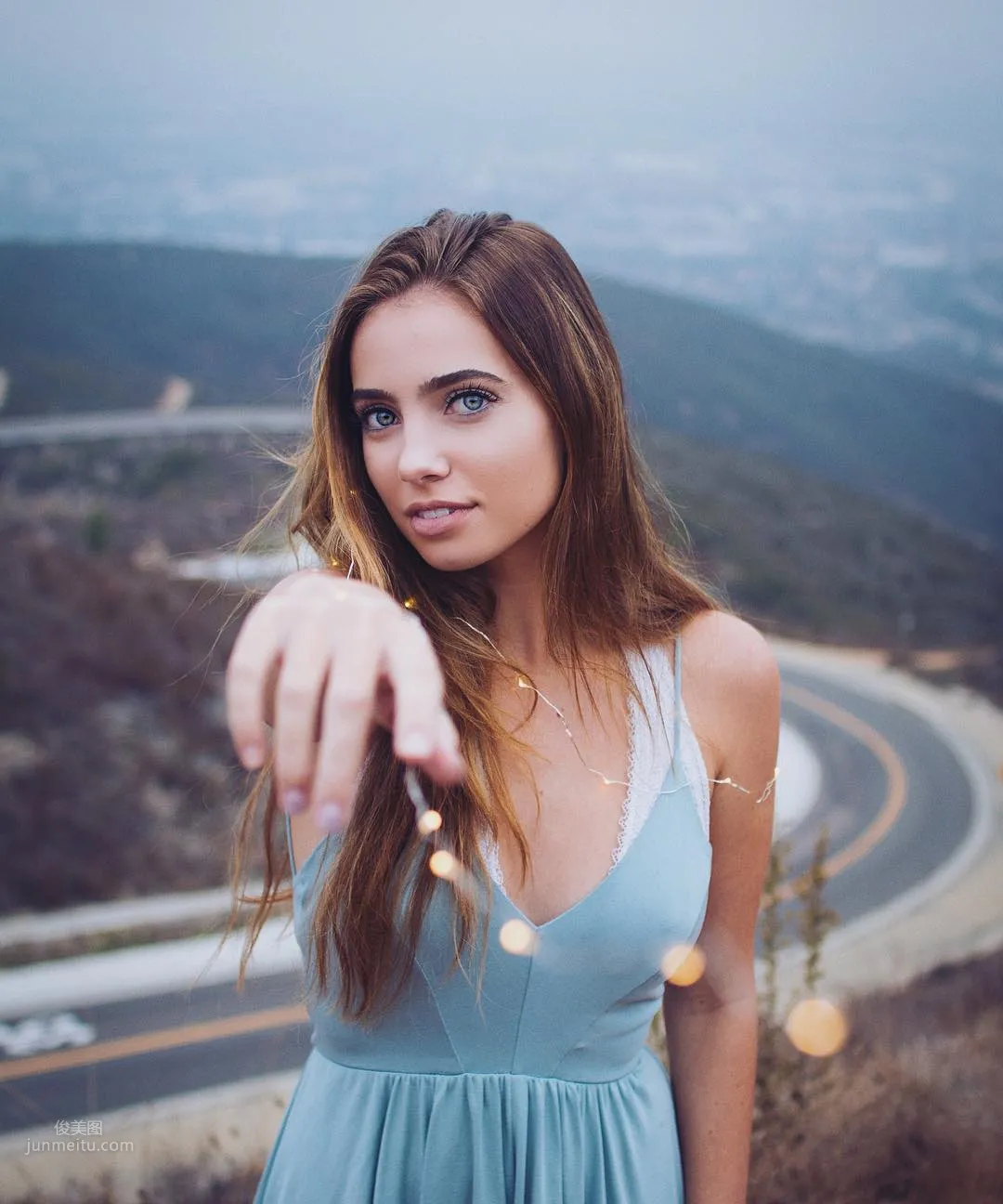 Lexi Hensler- 颜值与美貌并存_0