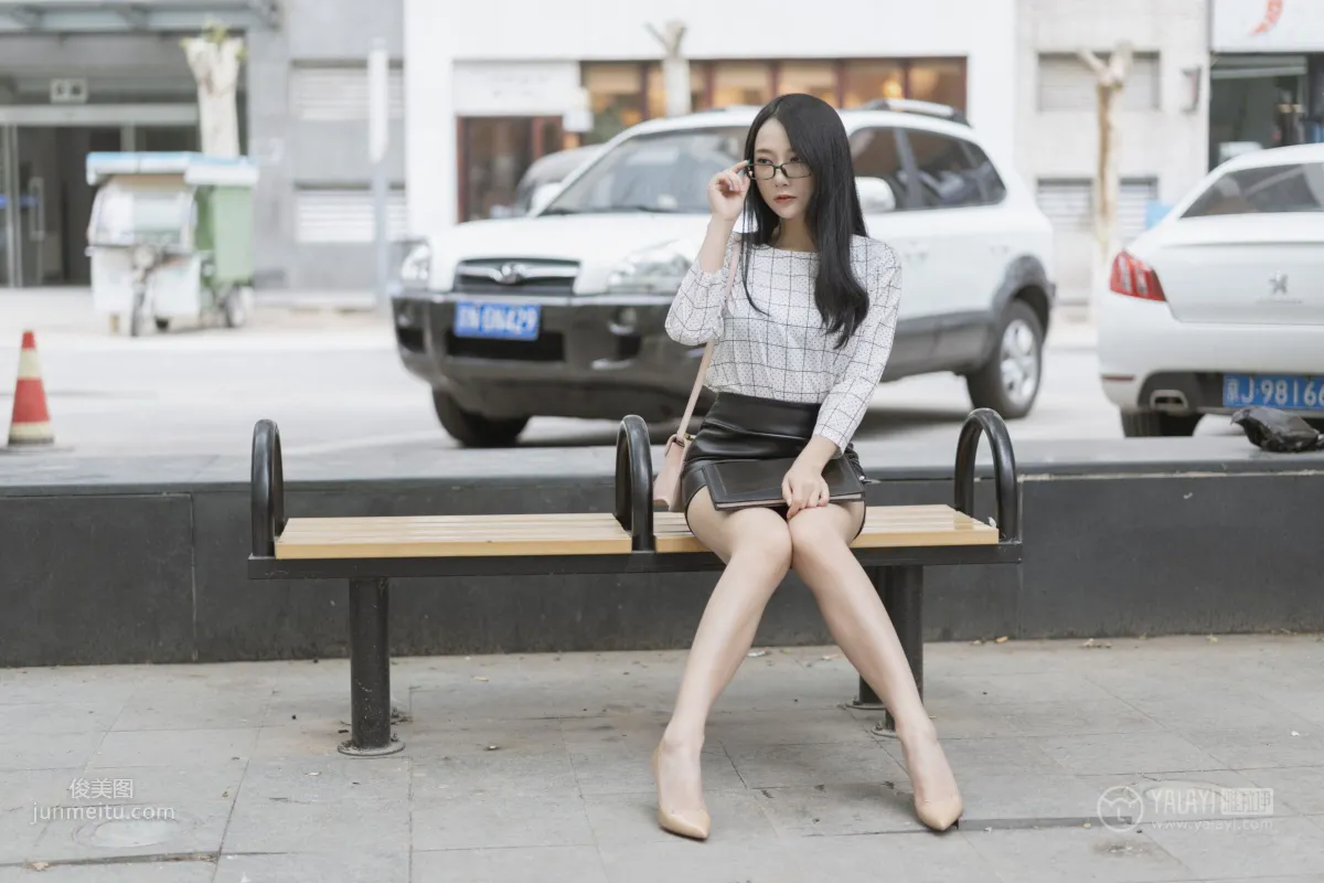 [YALAYI] 2019.06.28 Vol.322 Female White-Collar Private Life 1 He Jiaying photo 6