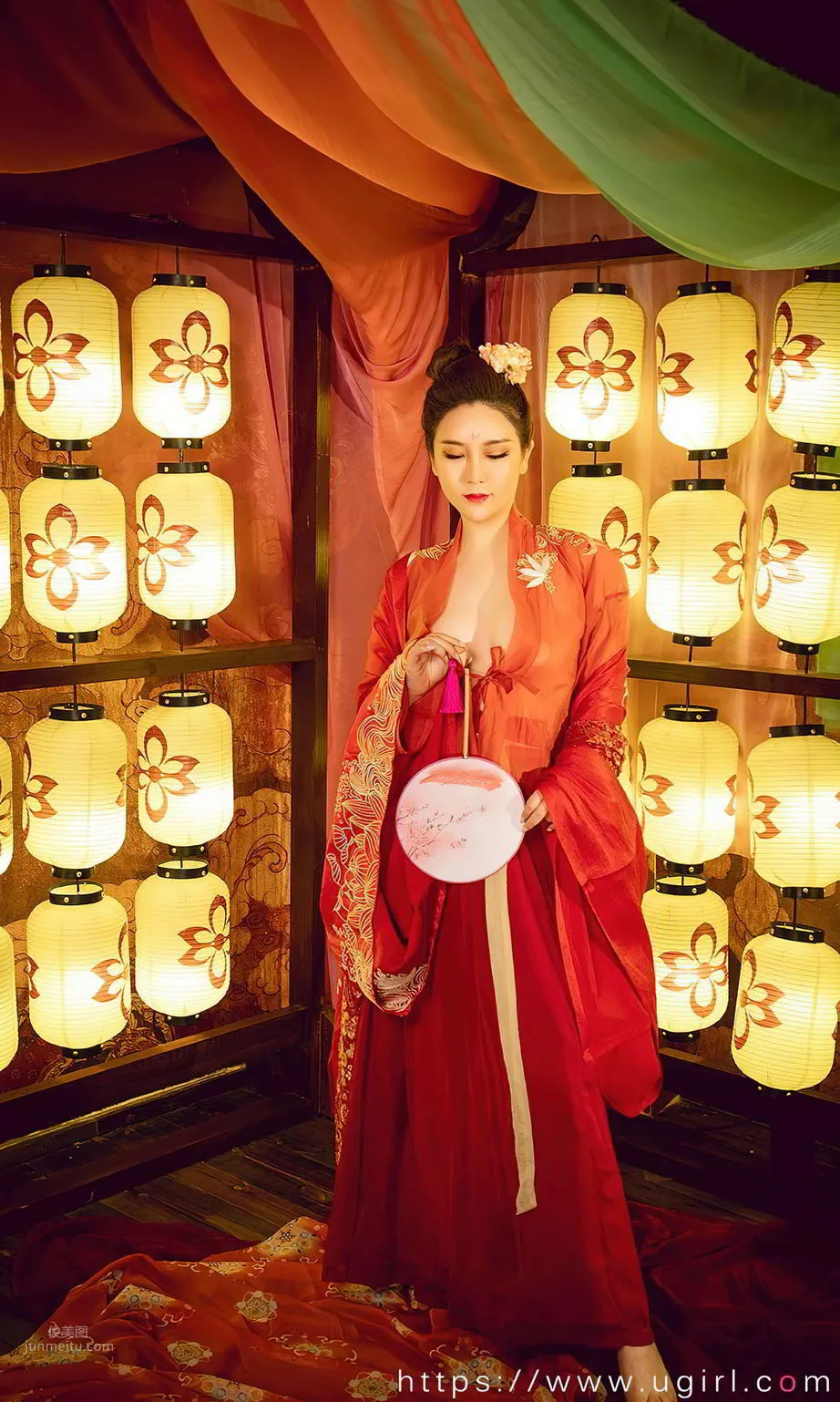 Jin Zilin Bright and Beautiful, Night Meeting in Neon Dress photo 19