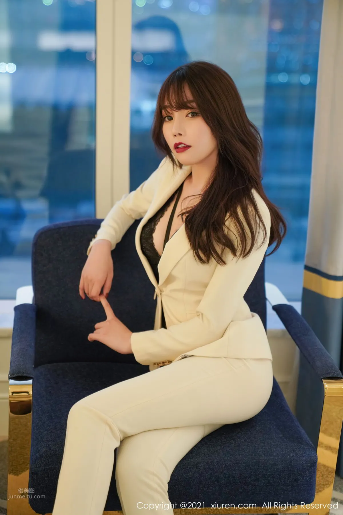 [XiuRen] 2021.03.12 No.3195 Zhizhi Booty photo 6