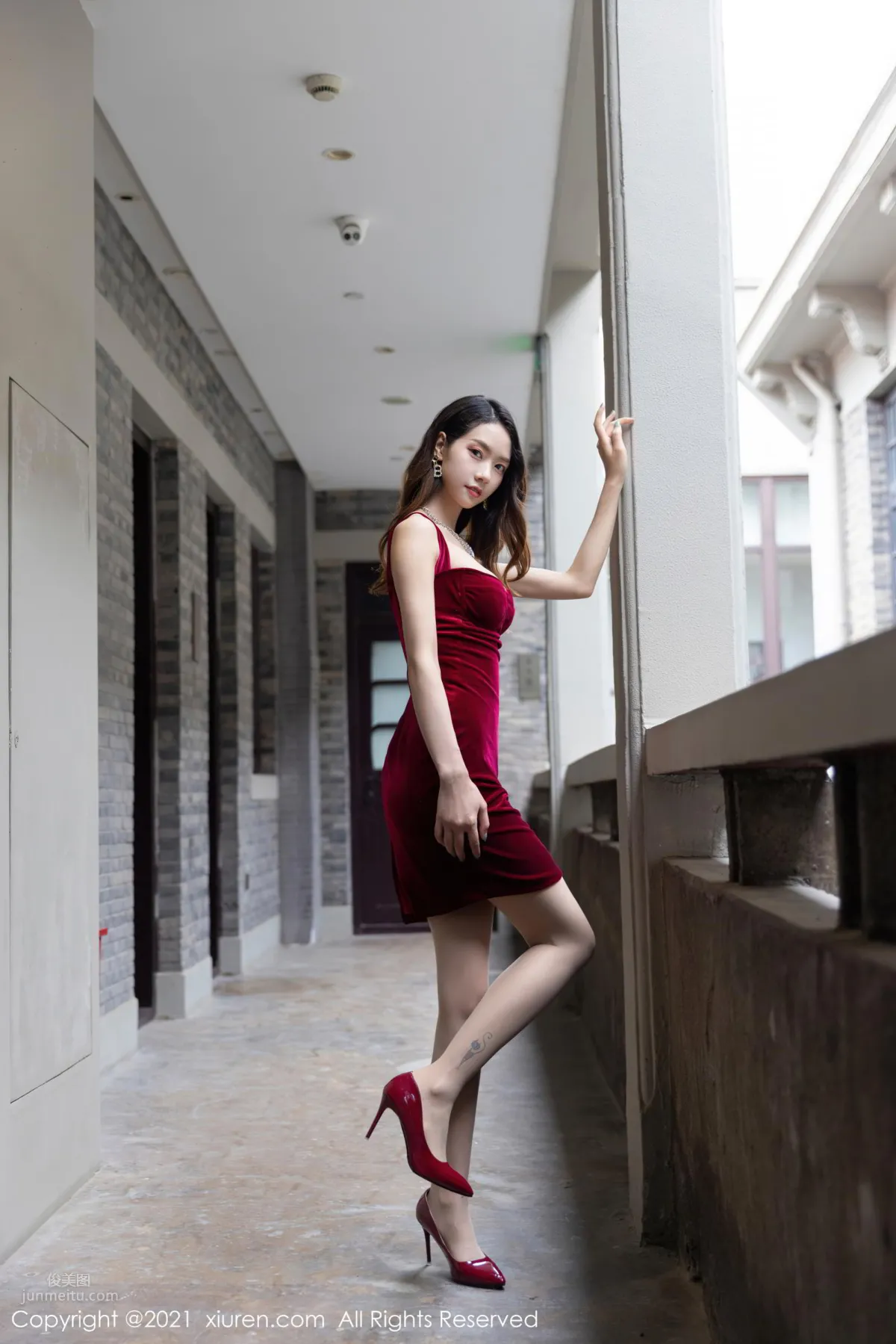 Bony Beauty Fang Zixuan, Sexy Red Dress, Distinctive Curves photo 4