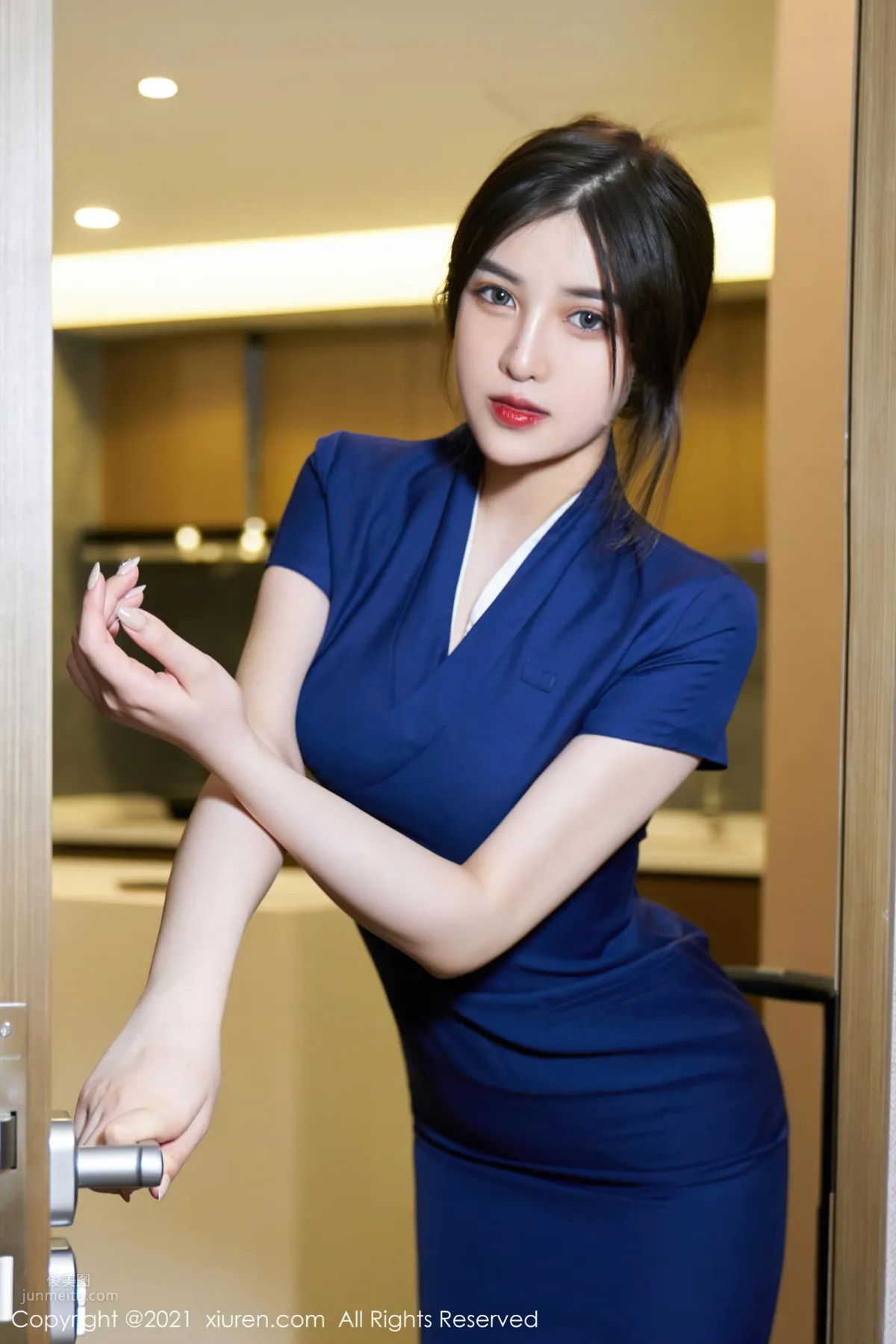 Your Girlfriend Han Jingan, Elegant Flight Attendant Uniform photo 2