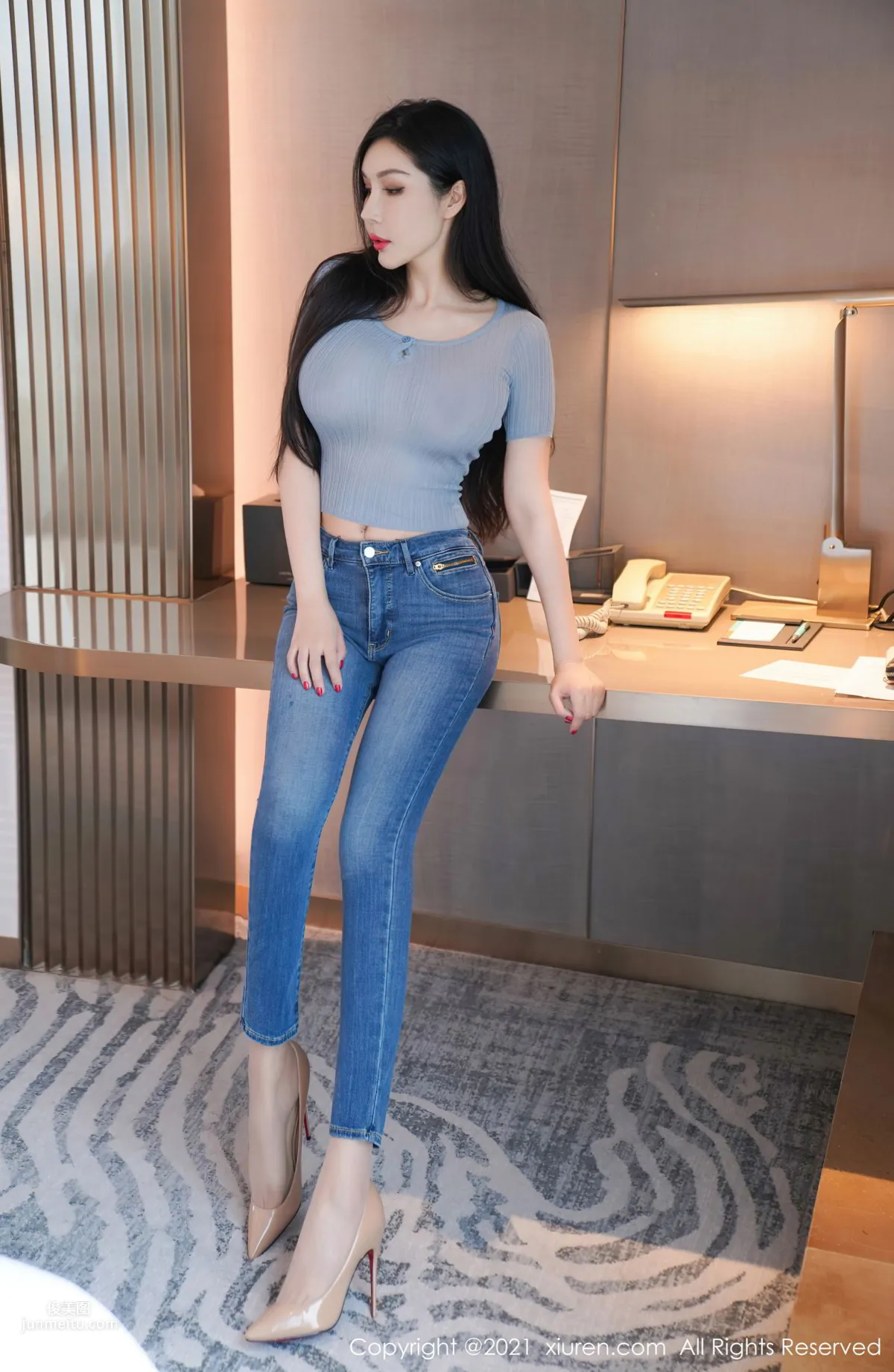 Hot Beauty Tian Bingbing, Light Sheer Clothing and Jeans photo 1