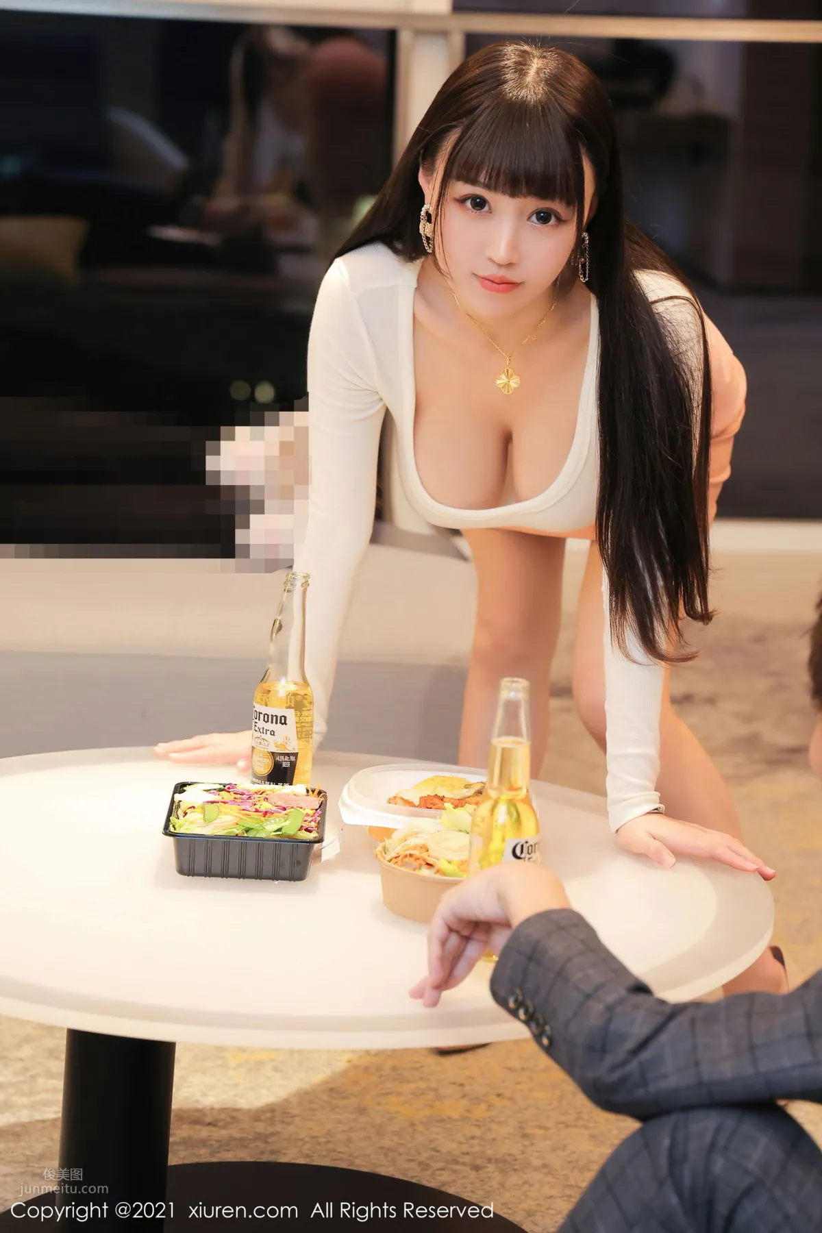 Bringing a Colleague Home for Dinner, Zhu Ke'er Braces Herself to Drink with Them photo 20