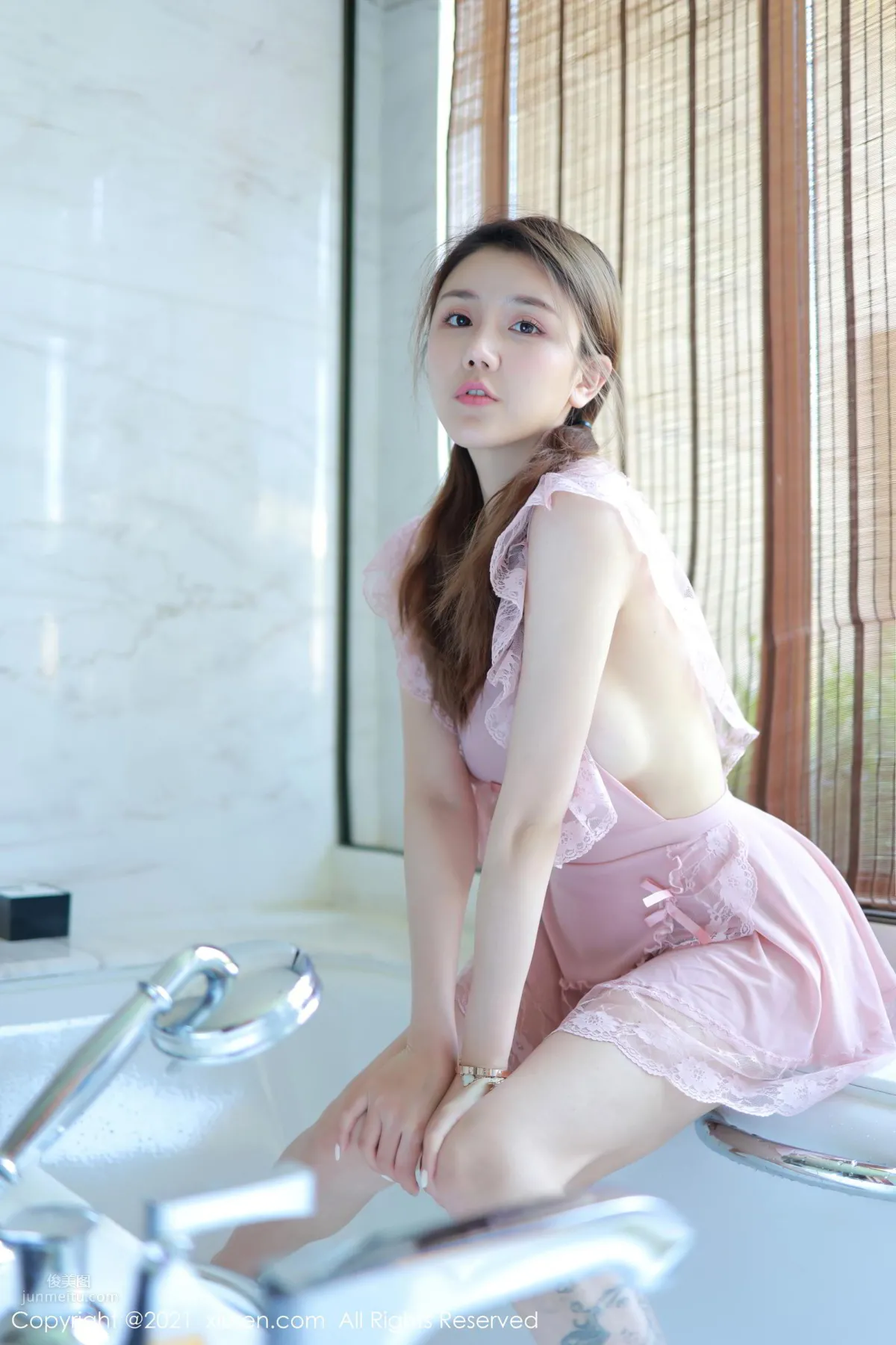 Twin-Tail Girl Xiaxi CiCi, Pink Maid Bathroom Wet Body photo 1