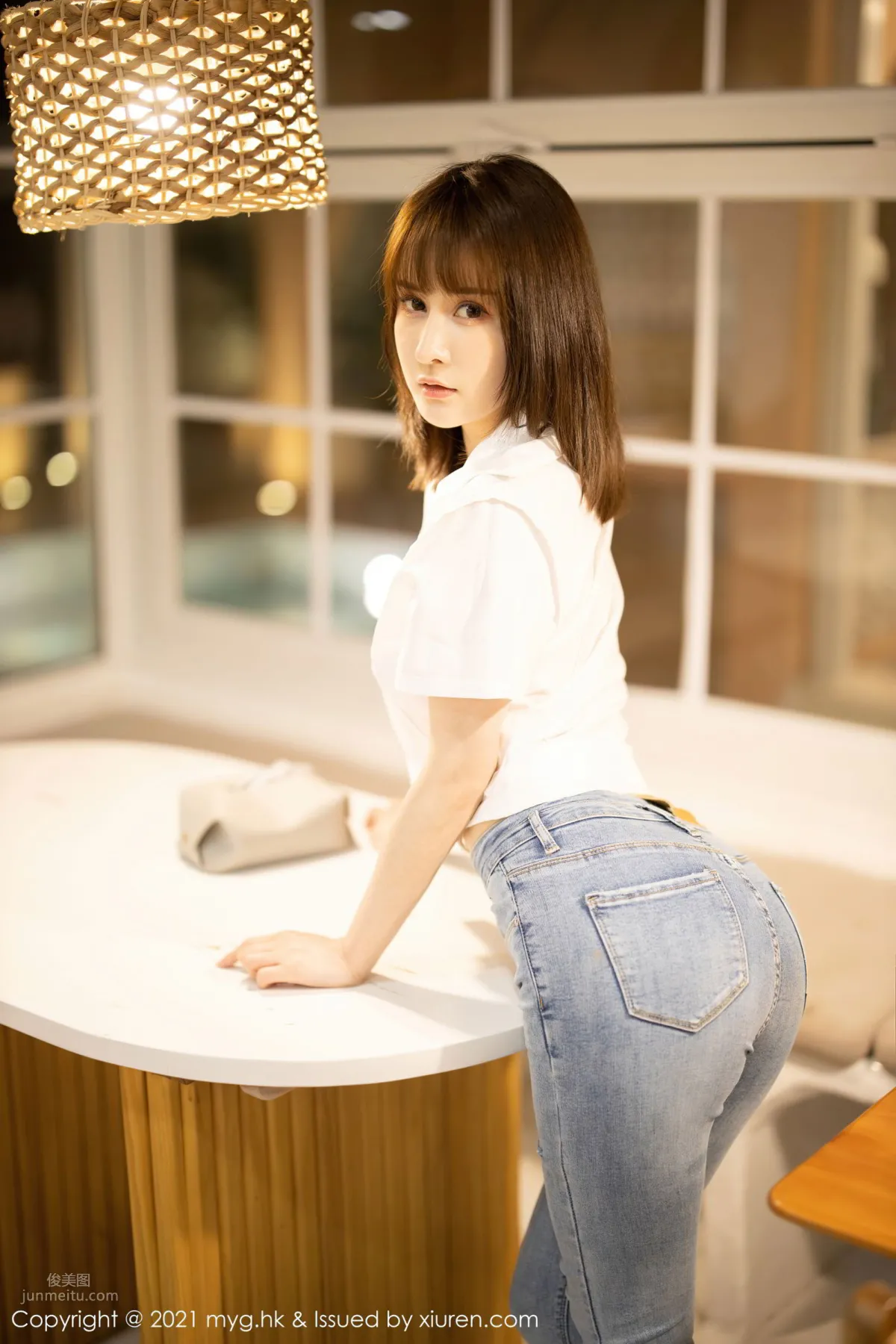 Cai Wenyu Jiangsu-Zhejiang-Shanghai Travel Shoot, Classic White Shirt and Jeans photo 6