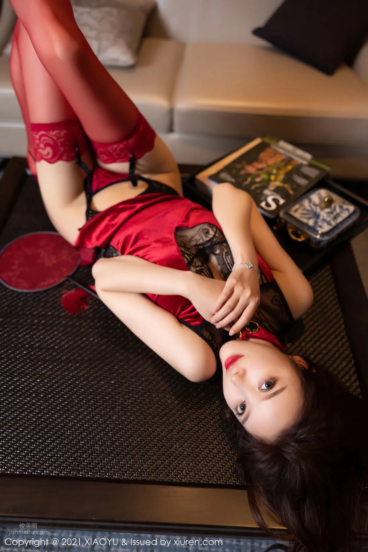 宅男女神杨晨晨 鲜艳华丽的服饰_33