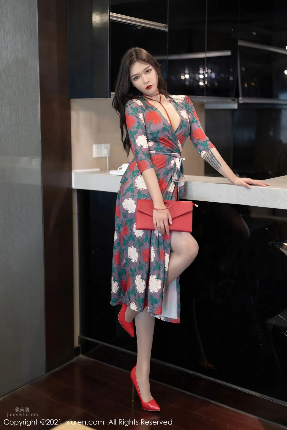 Cold and Beautiful Nabi, Gorgeous and Elegant Long Dress photo 1