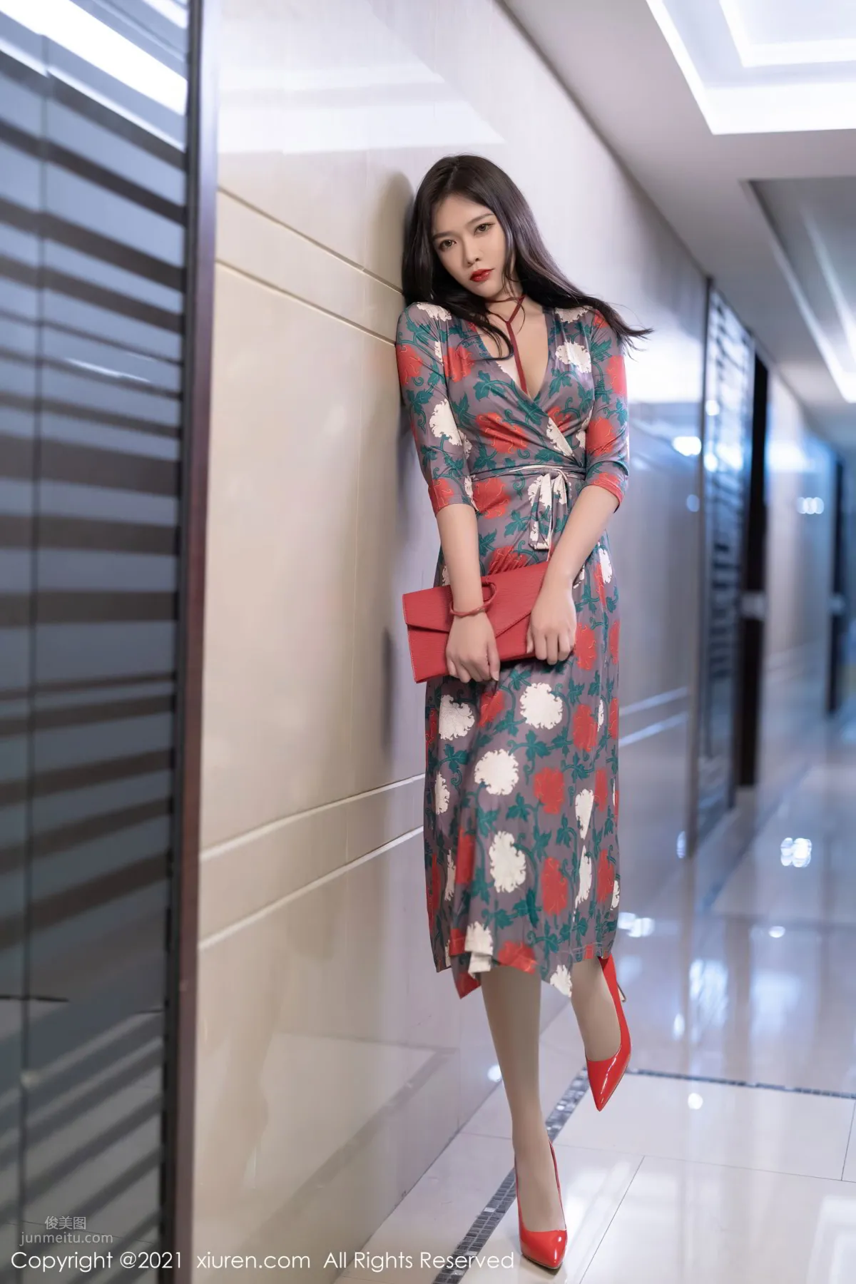 Cold and Beautiful Nabi, Gorgeous and Elegant Long Dress photo 6