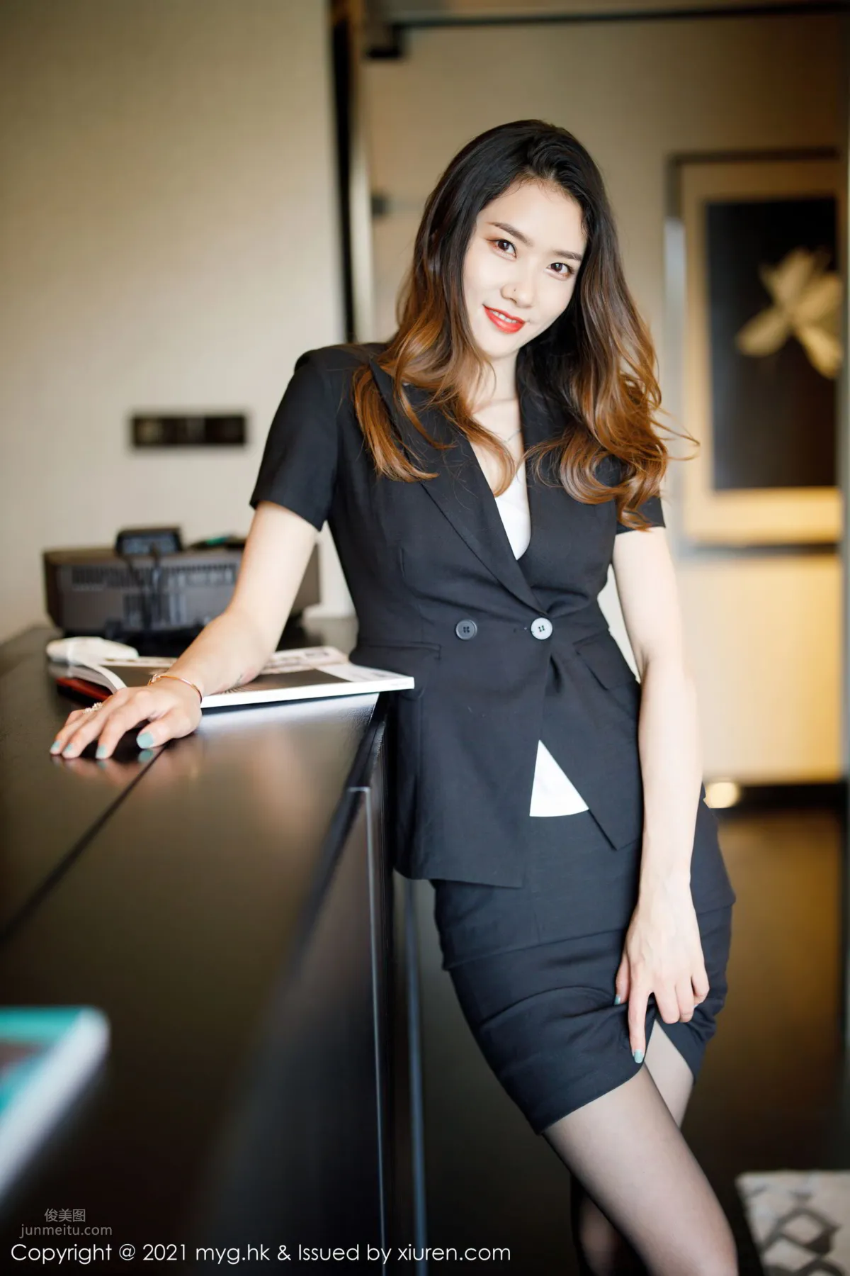 Bony Beauty Fang Zixuan, Elegant and Varied Professional Wear photo 12