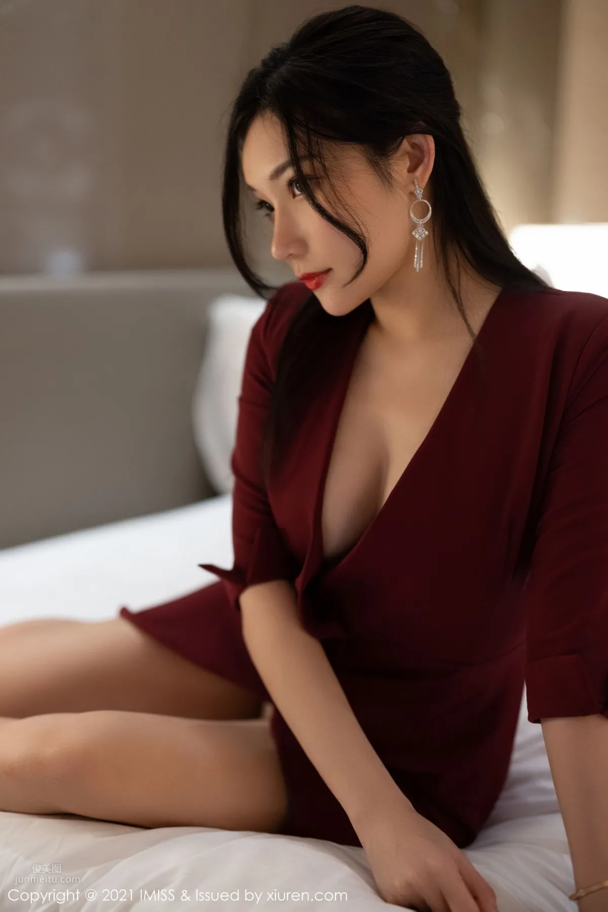 女神小狐狸Kathryn 猩红华丽的大衣_9