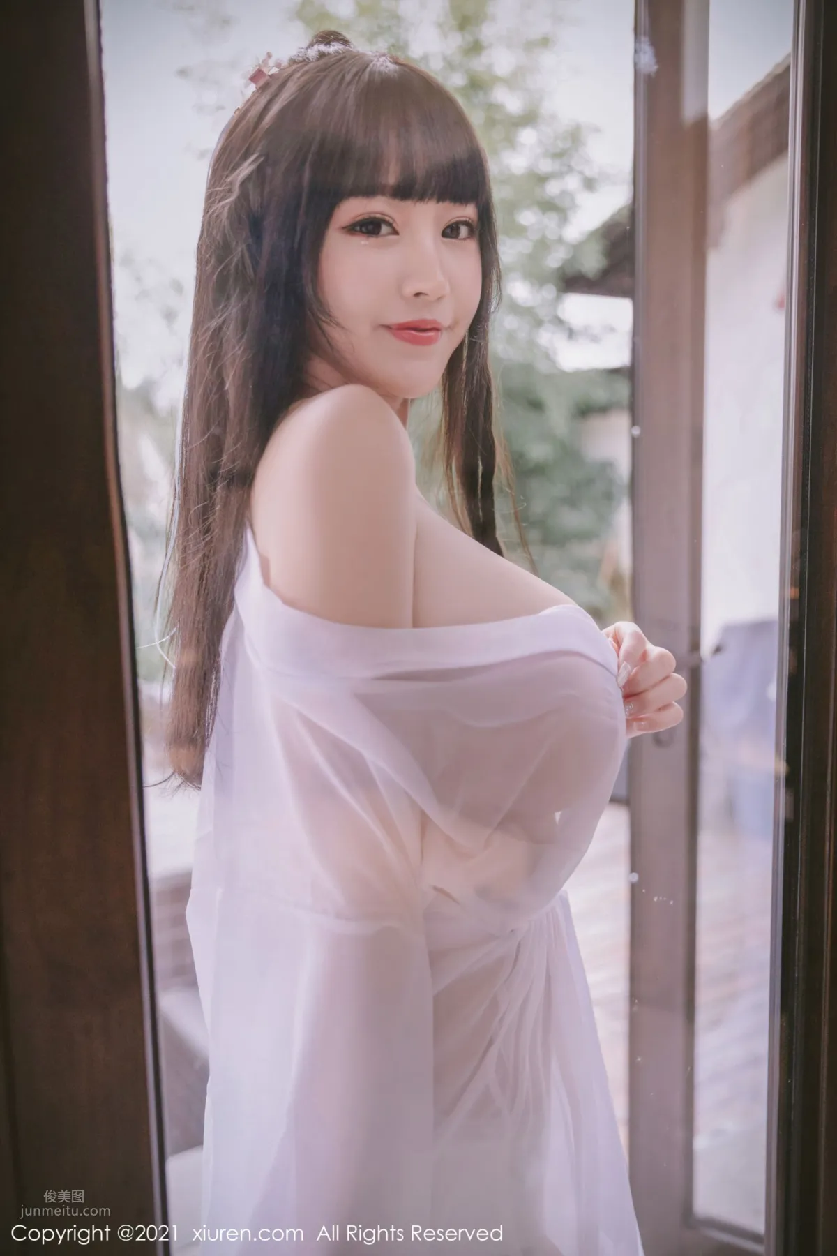 Pure and Charming Zhu Ke'er, Sheer Fabric Ancient Style Outdoor Shoot Series photo 22