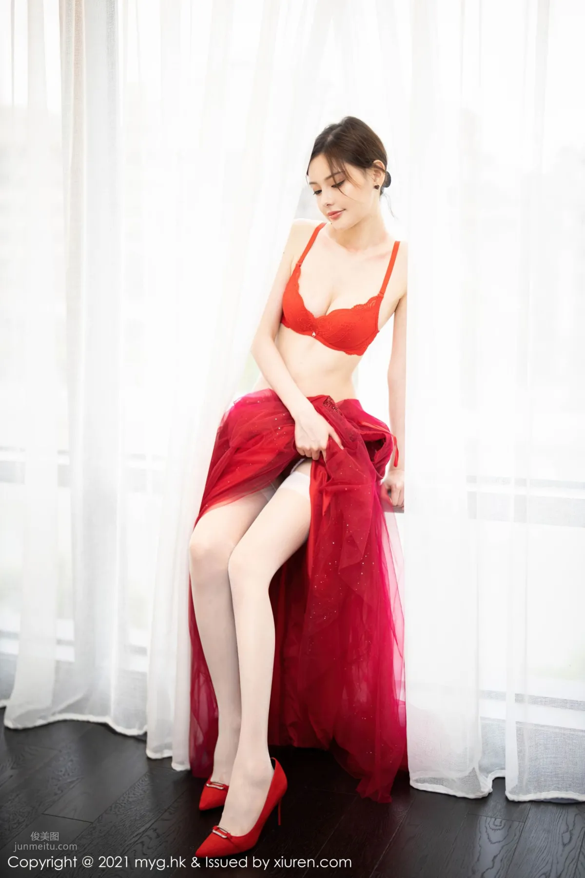 紅裙女神小夕juju 讓人心神俱醉 26