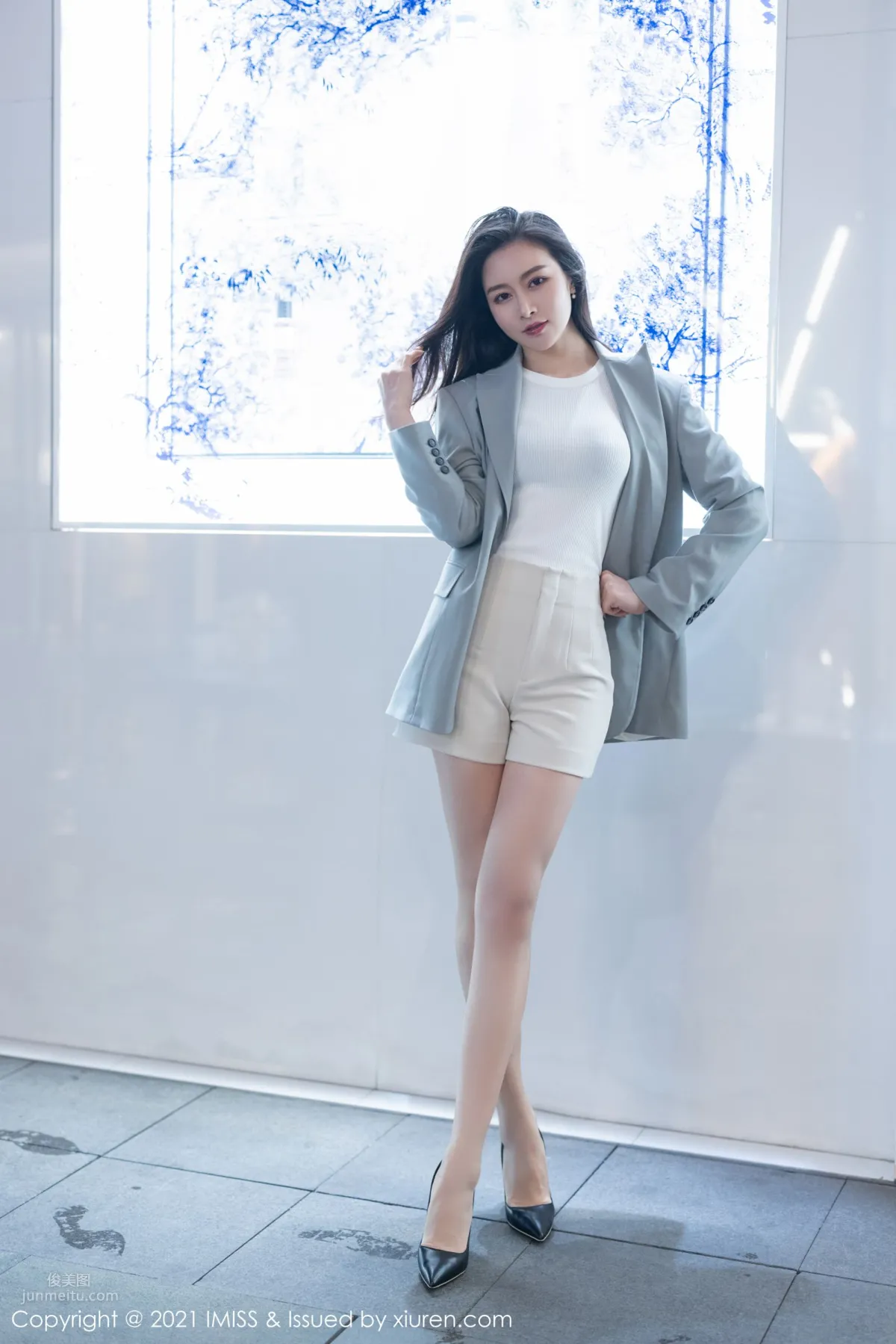 氣質美女Vanessa 優雅多姿的職場OL 14