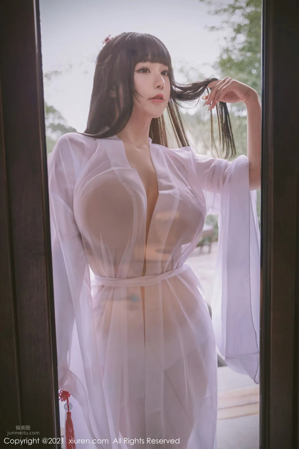Pure and Charming Zhu Ke'er, Sheer Fabric Ancient Style Outdoor Shoot Series photo 19