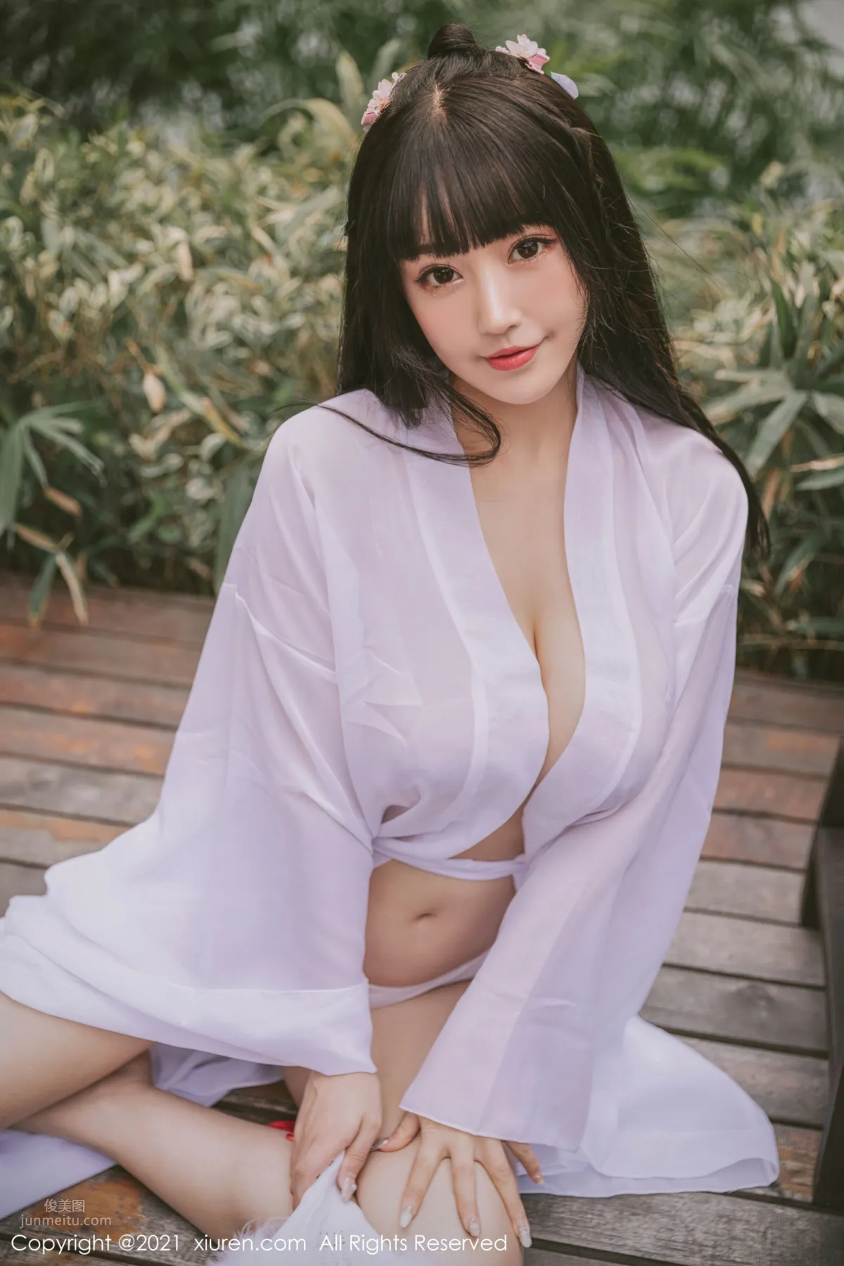 Pure and Charming Zhu Ke'er, Sheer Fabric Ancient Style Outdoor Shoot Series photo 33