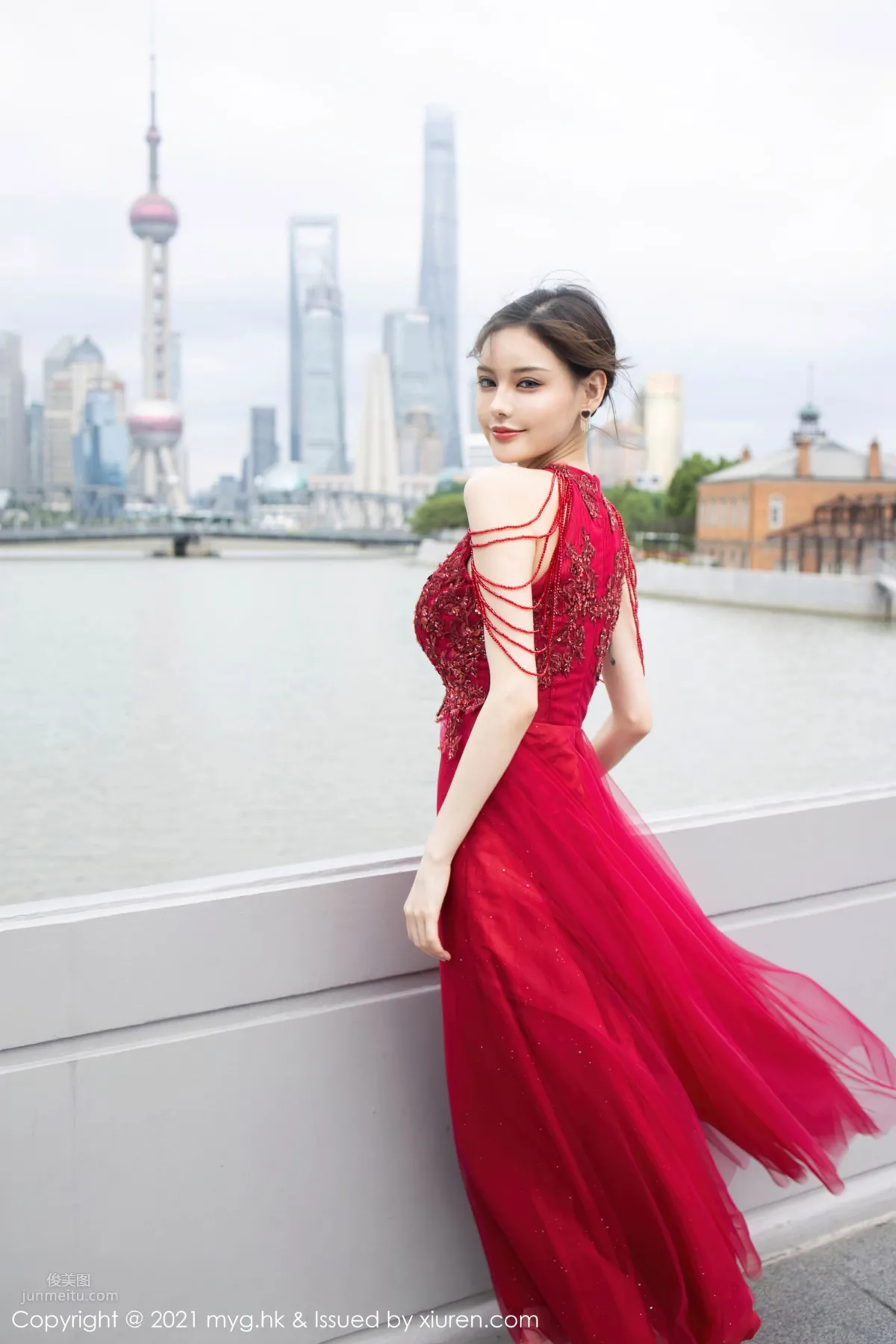 红裙女神小夕juju 让人心神俱醉_3