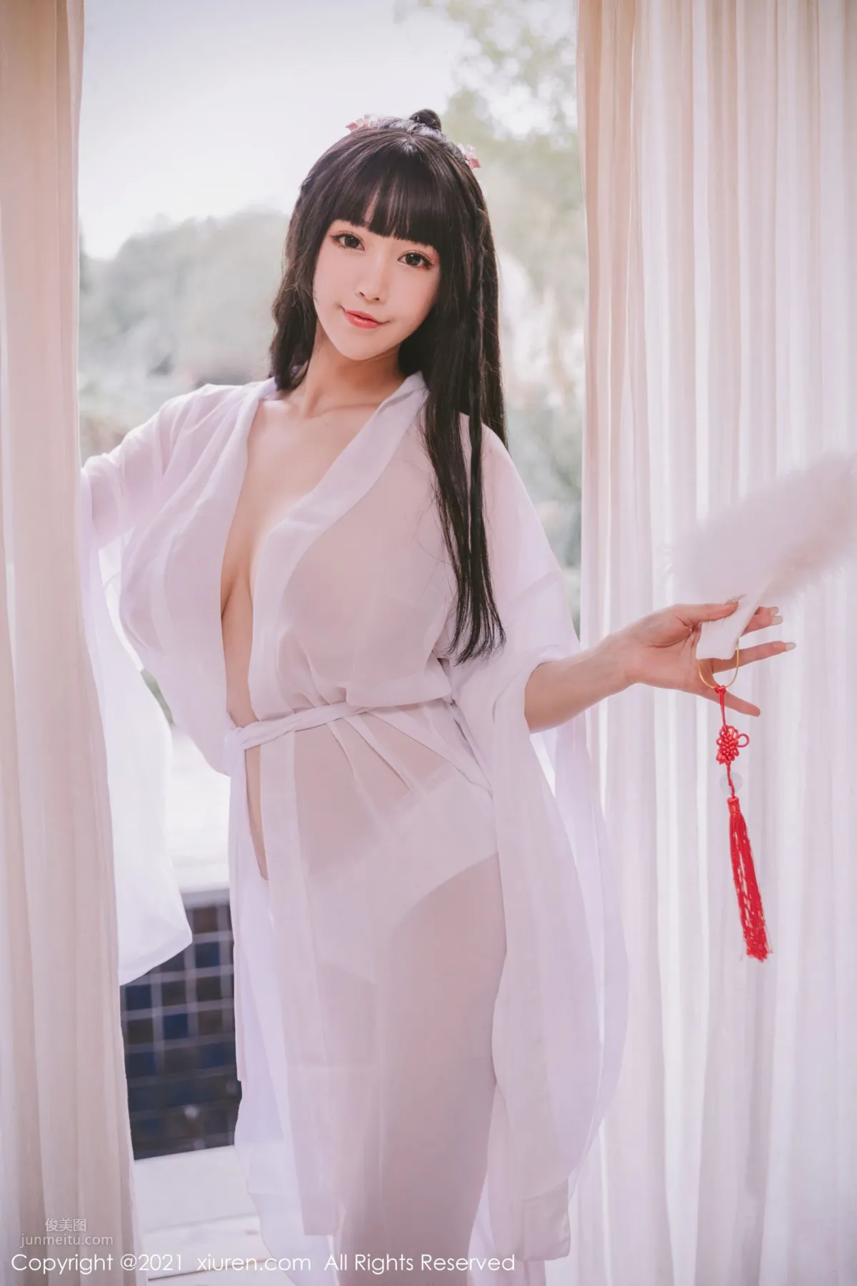 Pure and Charming Zhu Ke'er, Sheer Fabric Ancient Style Outdoor Shoot Series photo 24
