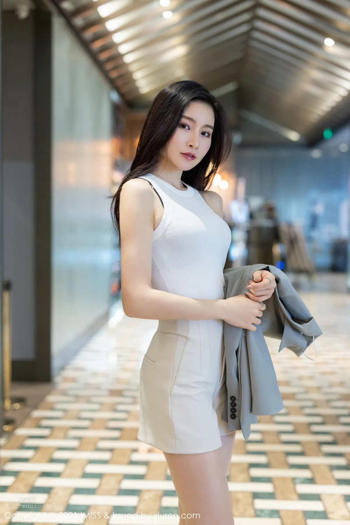 氣質美女Vanessa 優雅多姿的職場OL 28