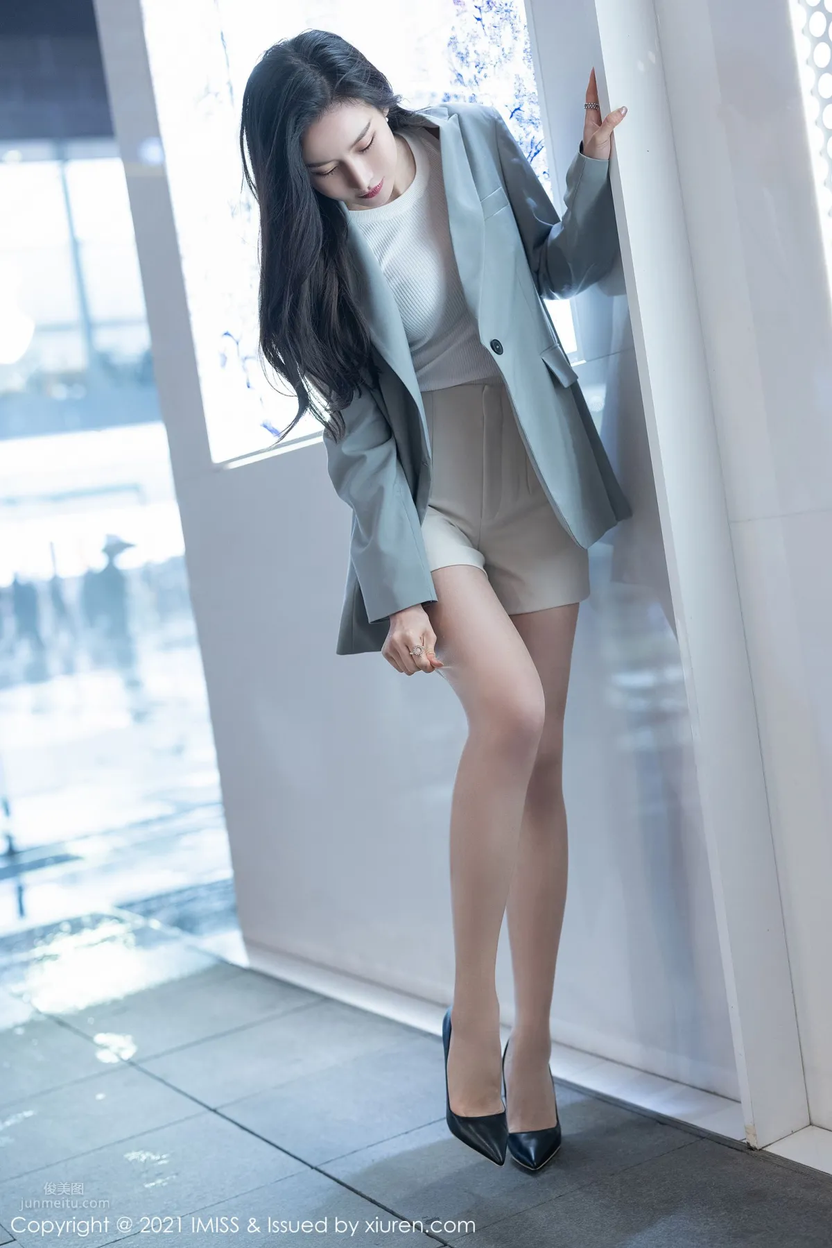 氣質美女Vanessa 優雅多姿的職場OL 20