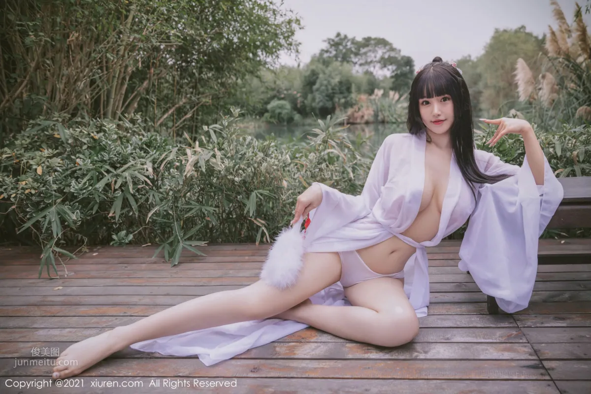 Pure and Charming Zhu Ke'er, Sheer Fabric Ancient Style Outdoor Shoot Series photo 30