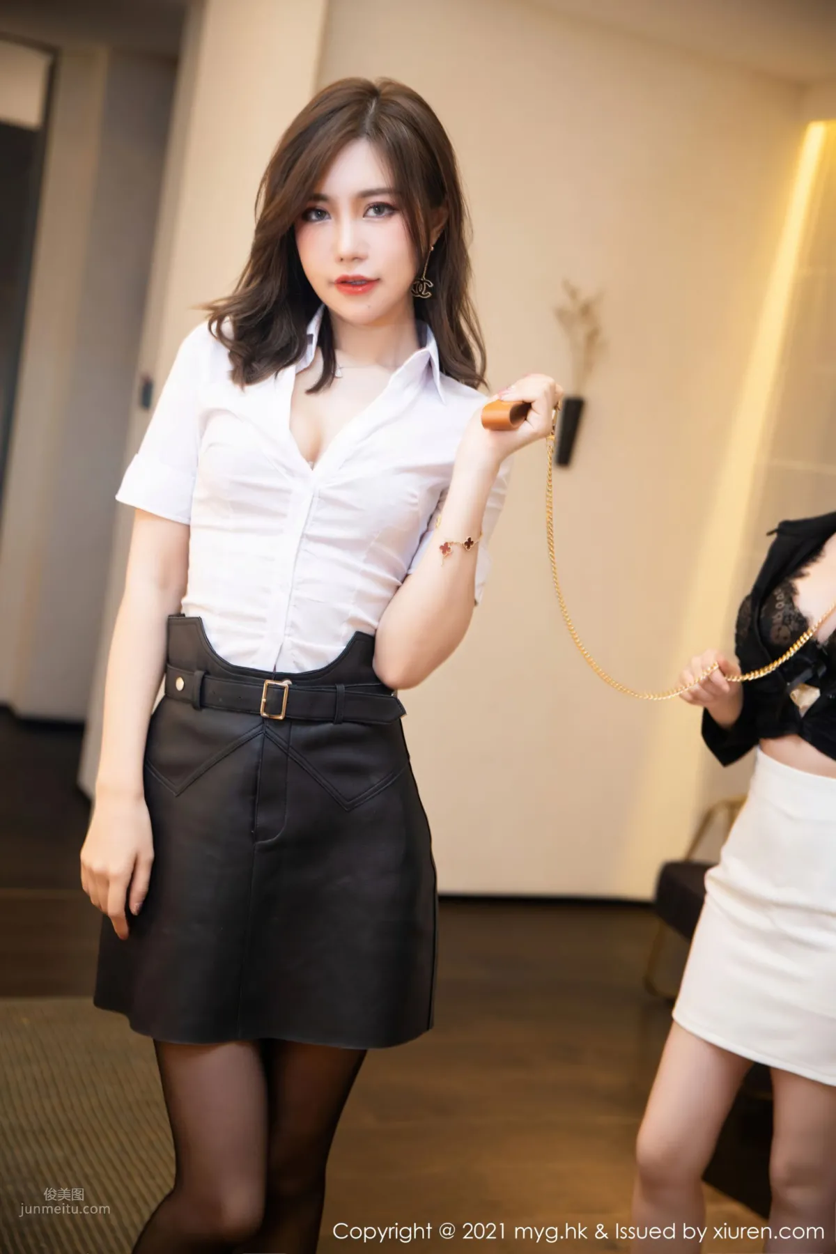 Beautiful Teacher Qi Lijia, Trainer Story Theme photo 30