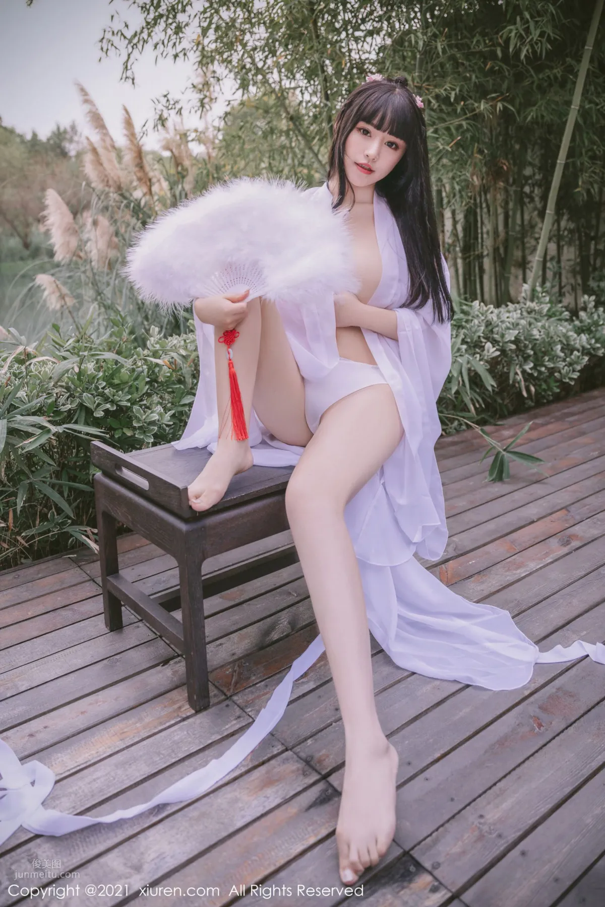 Pure and Charming Zhu Ke'er, Sheer Fabric Ancient Style Outdoor Shoot Series photo 38