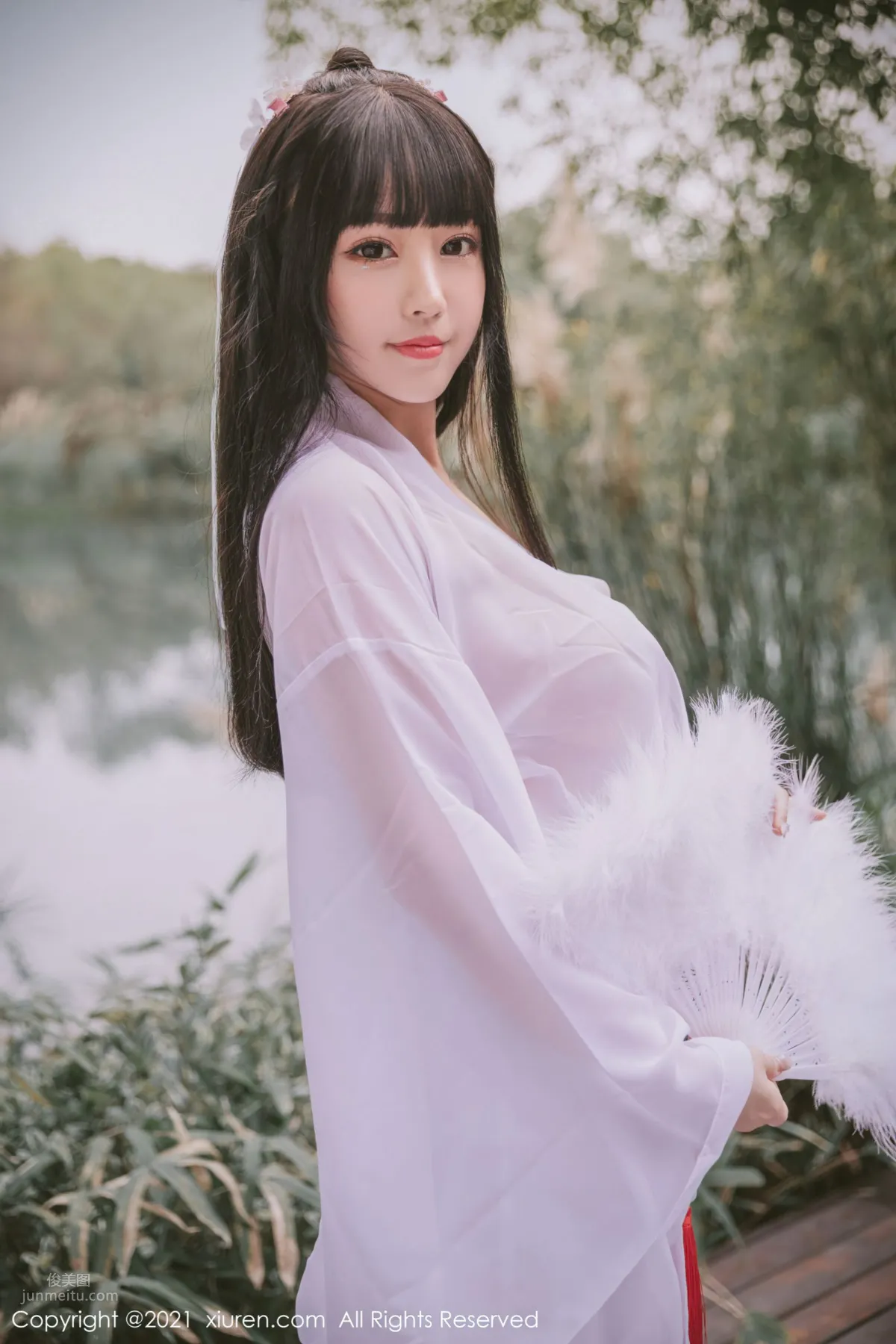 Pure and Charming Zhu Ke'er, Sheer Fabric Ancient Style Outdoor Shoot Series photo 9