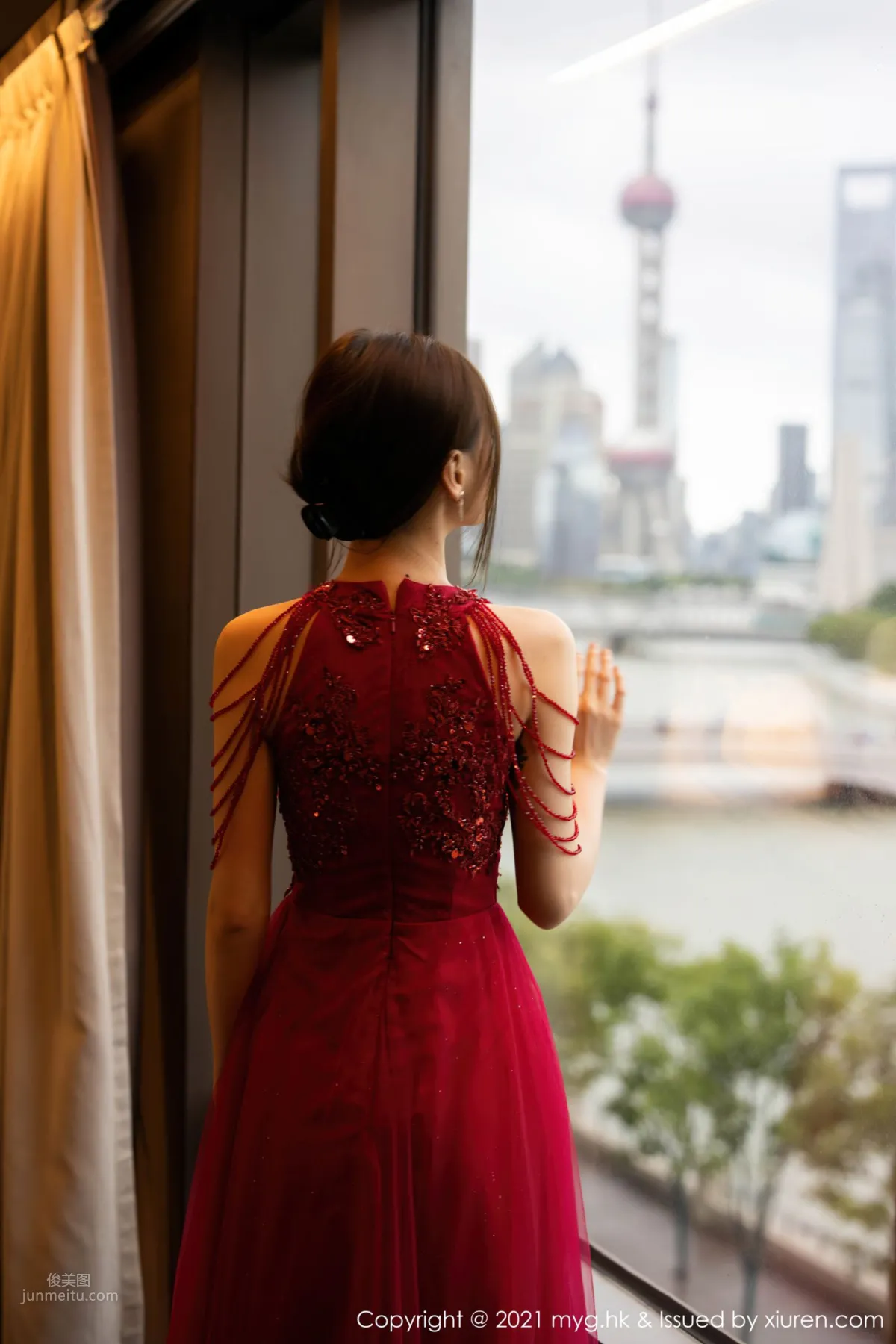 红裙女神小夕juju 让人心神俱醉_15