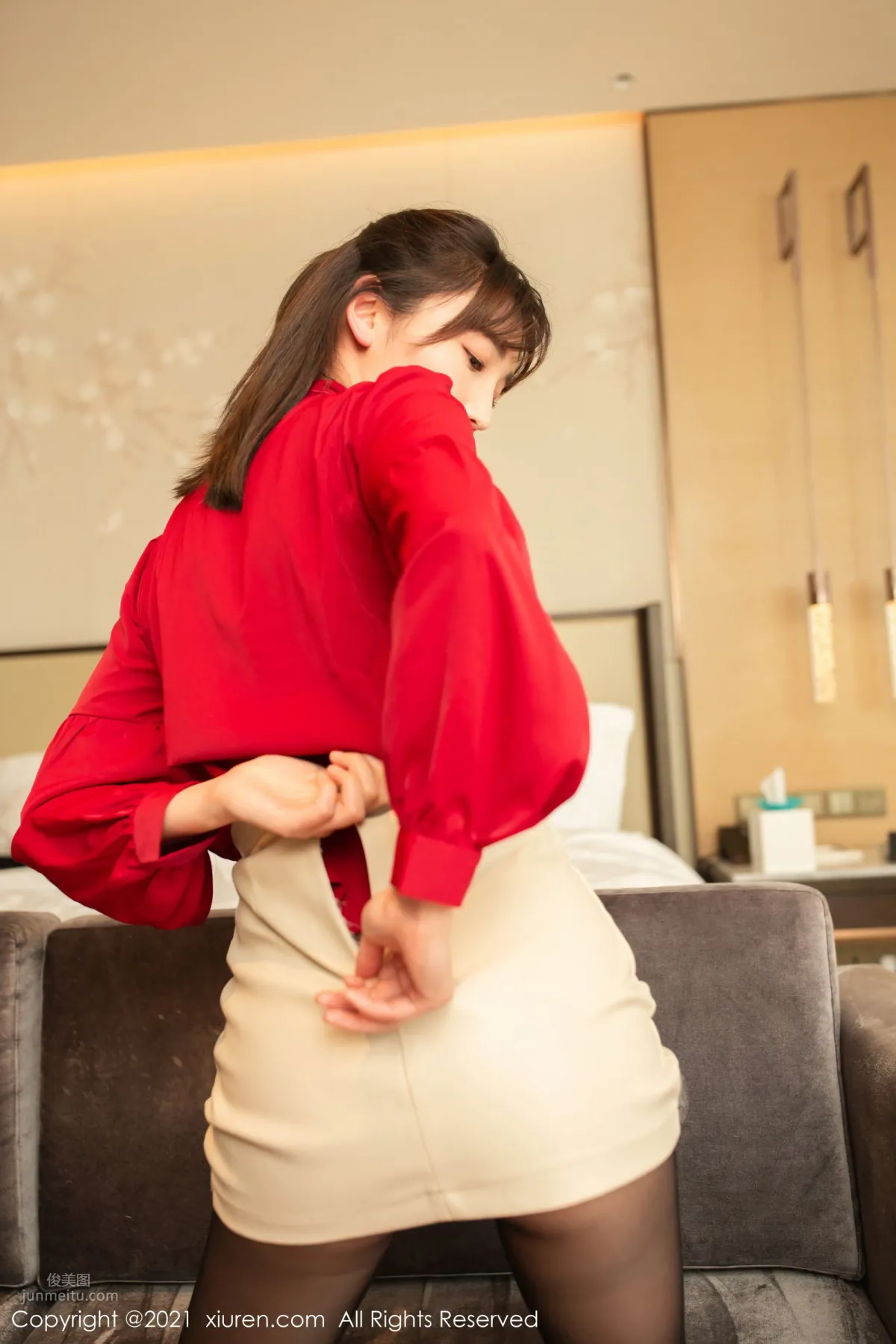 Lu Xuanxuan in Bright Red Outfit, The Goddess's Unique Gift photo 32