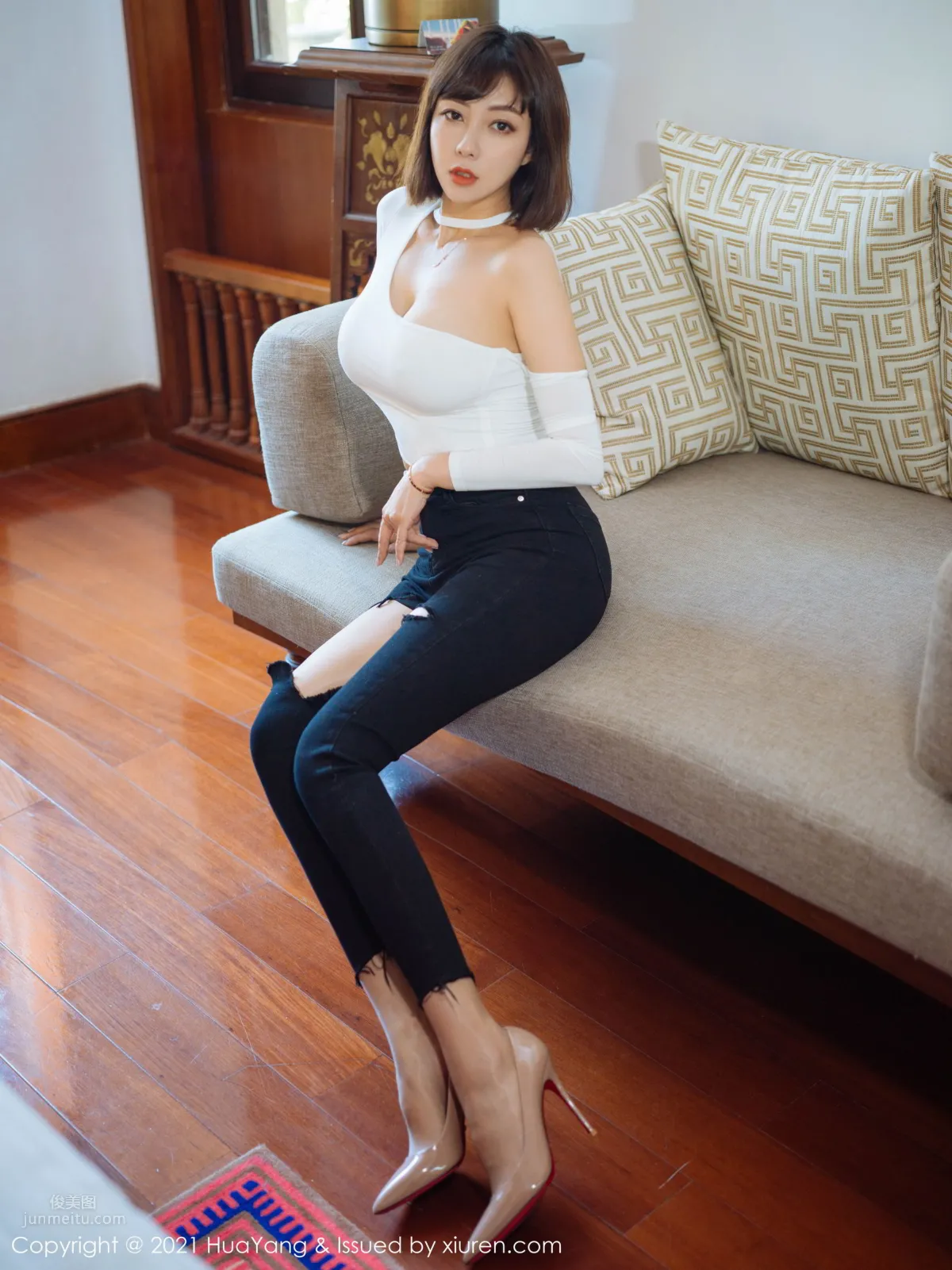Mature Beauty Song Guoer Victoria, Unique Ripped Jeans photo 9