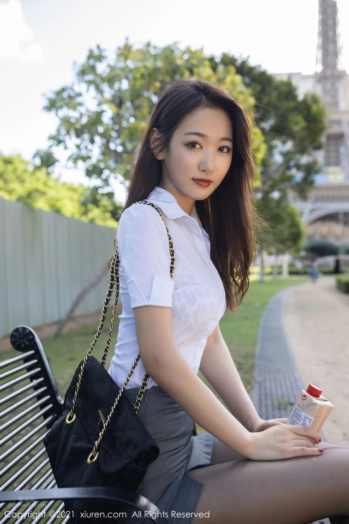 Street Encounter with Tang Anqi, The Wonderful Story of Sheltering from the Rain photo 7
