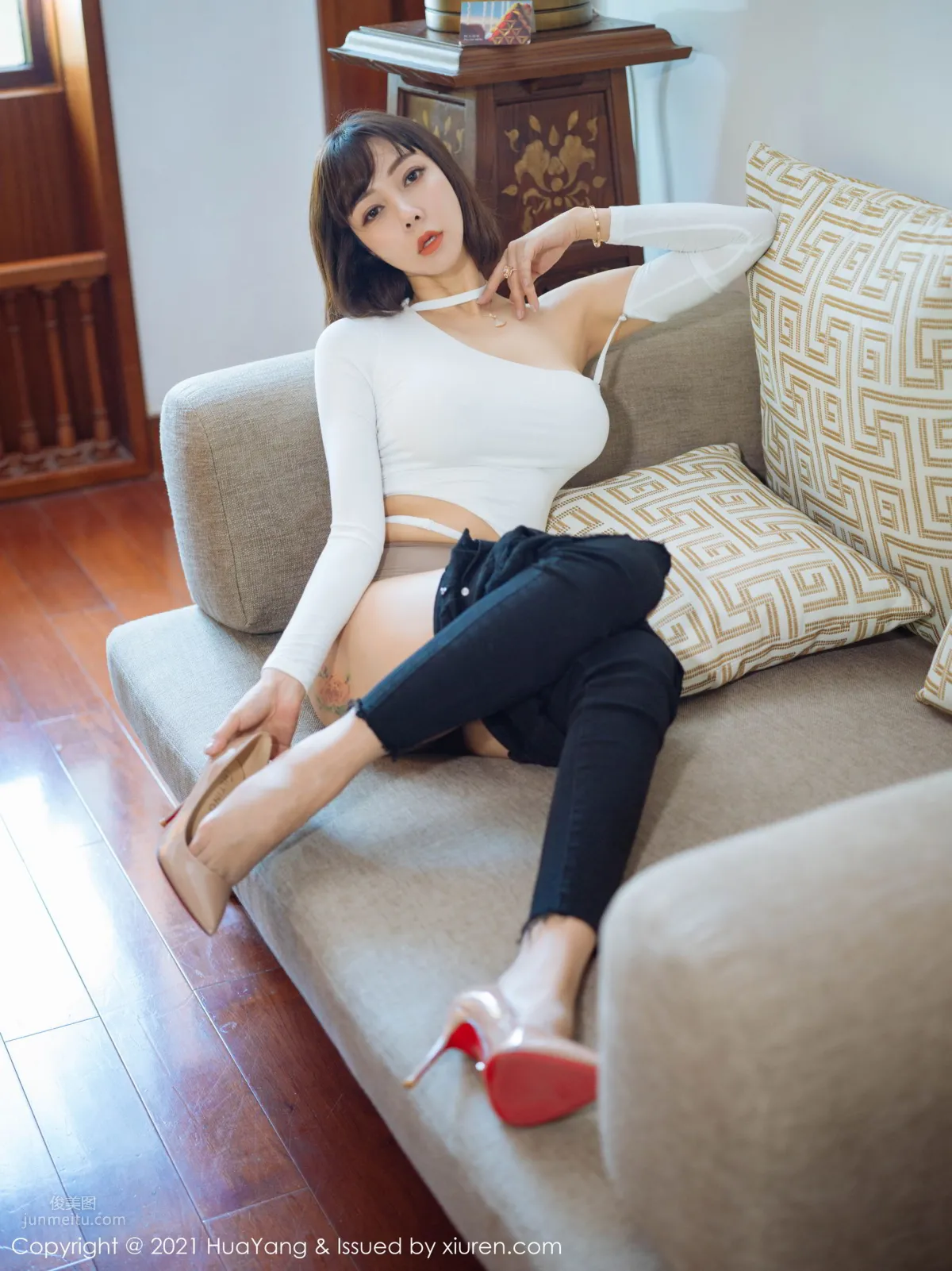 Mature Beauty Song Guoer Victoria, Unique Ripped Jeans photo 20