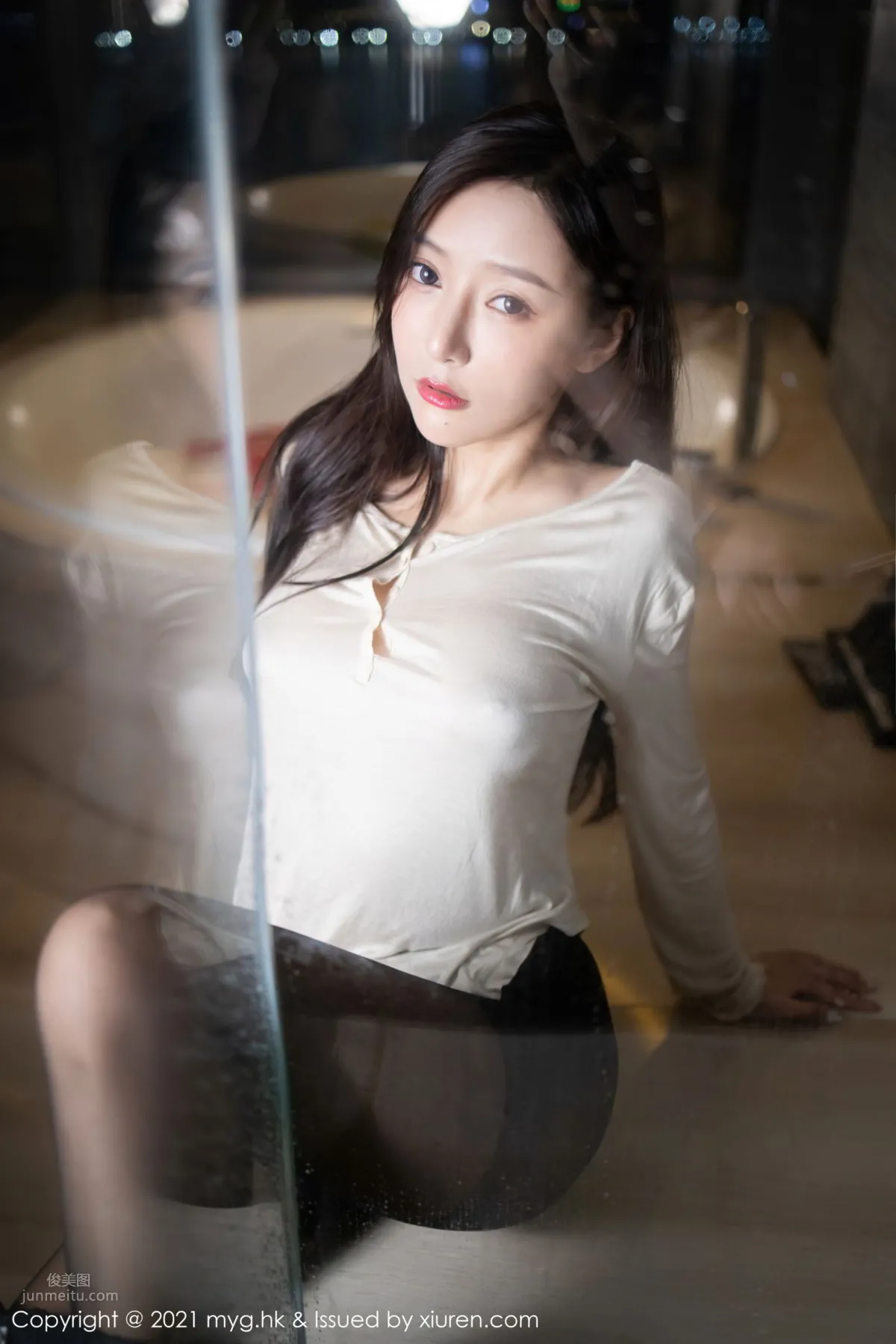 Wet Goddess Yanni Wang, Bathroom Petal Bath Series photo 33