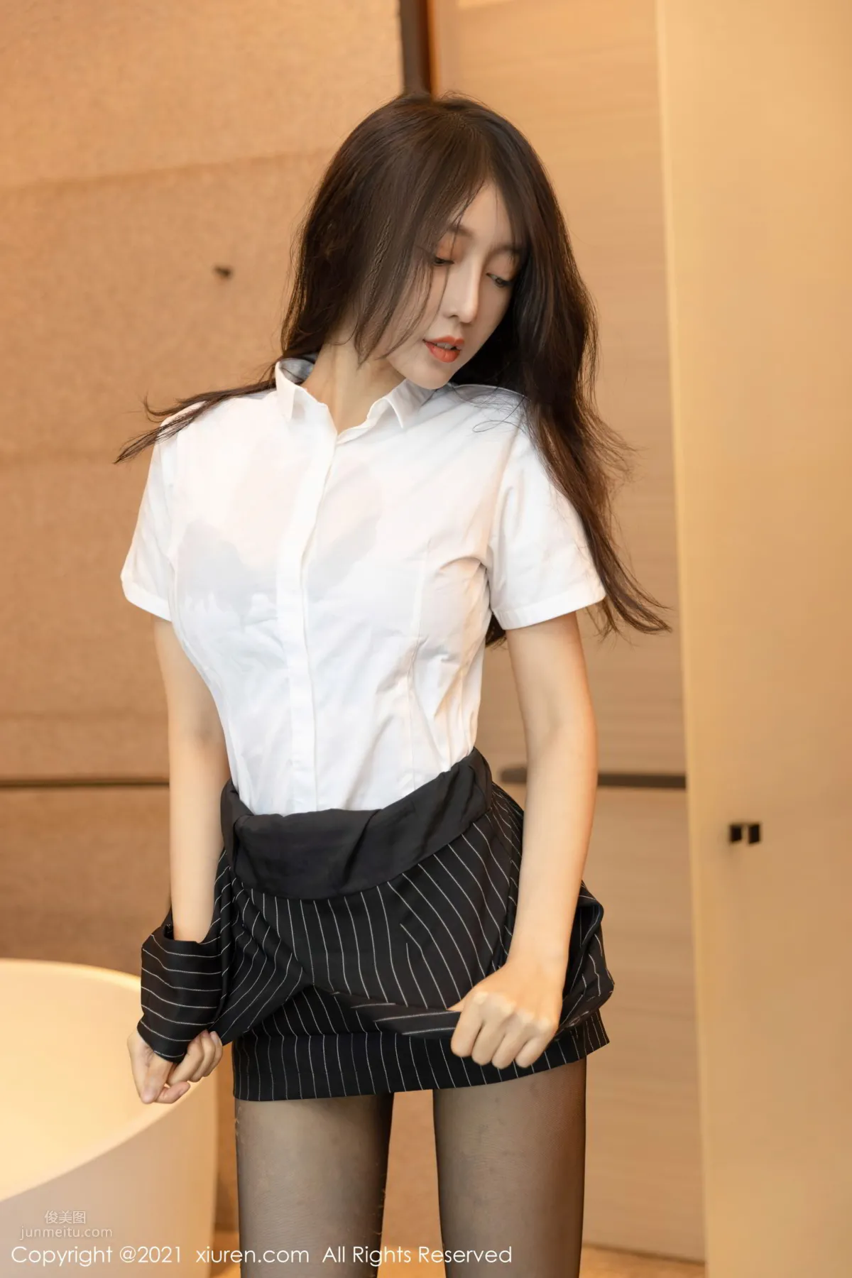 Hotel Repairman Yue Eryue, On Call with Attentive Service photo 33